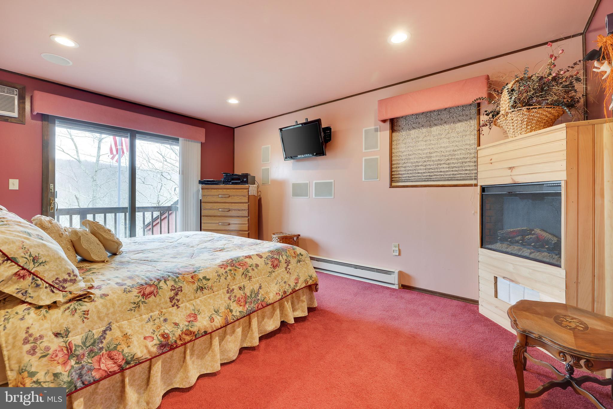 SAW CREEK ESTATES - Residential
