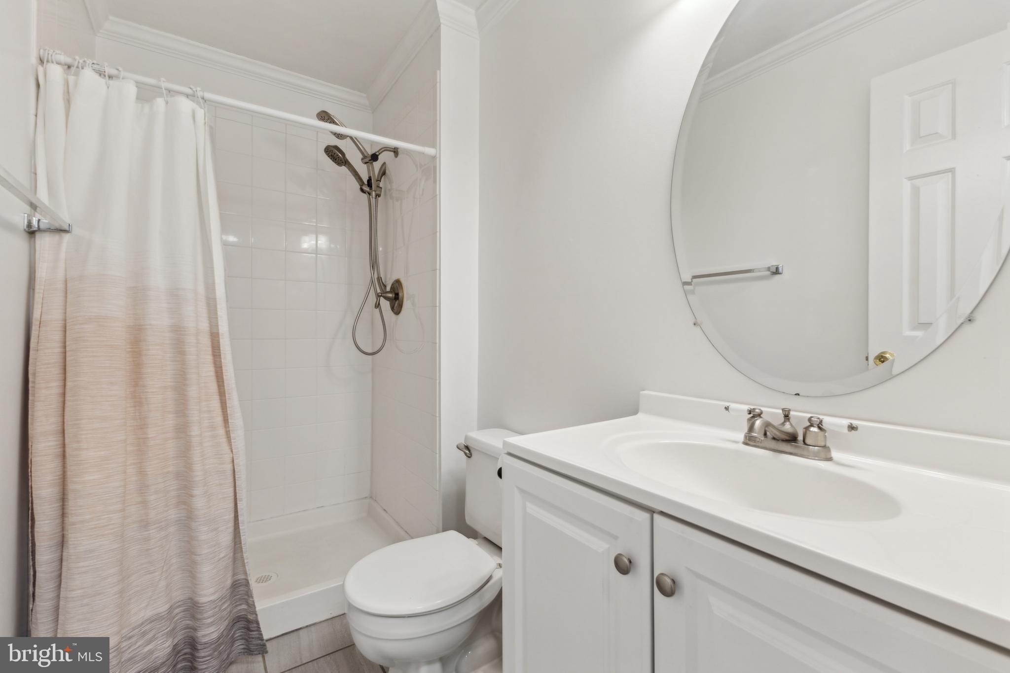 HUNTERS SQUARE - Residential Lease