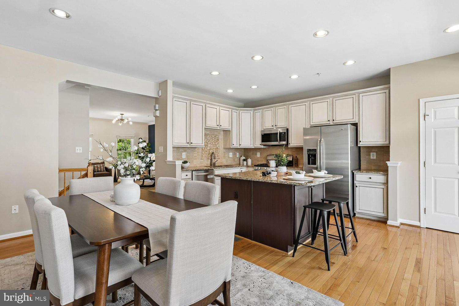 LAKELANDS - Residential