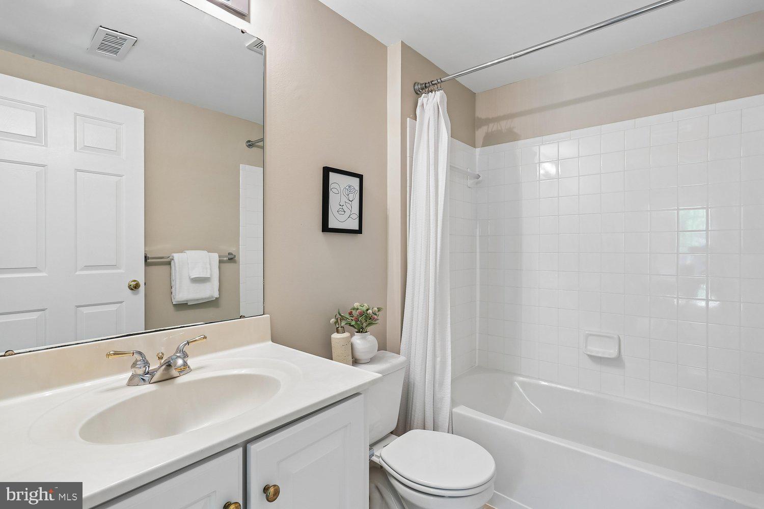 LAKELANDS - Residential