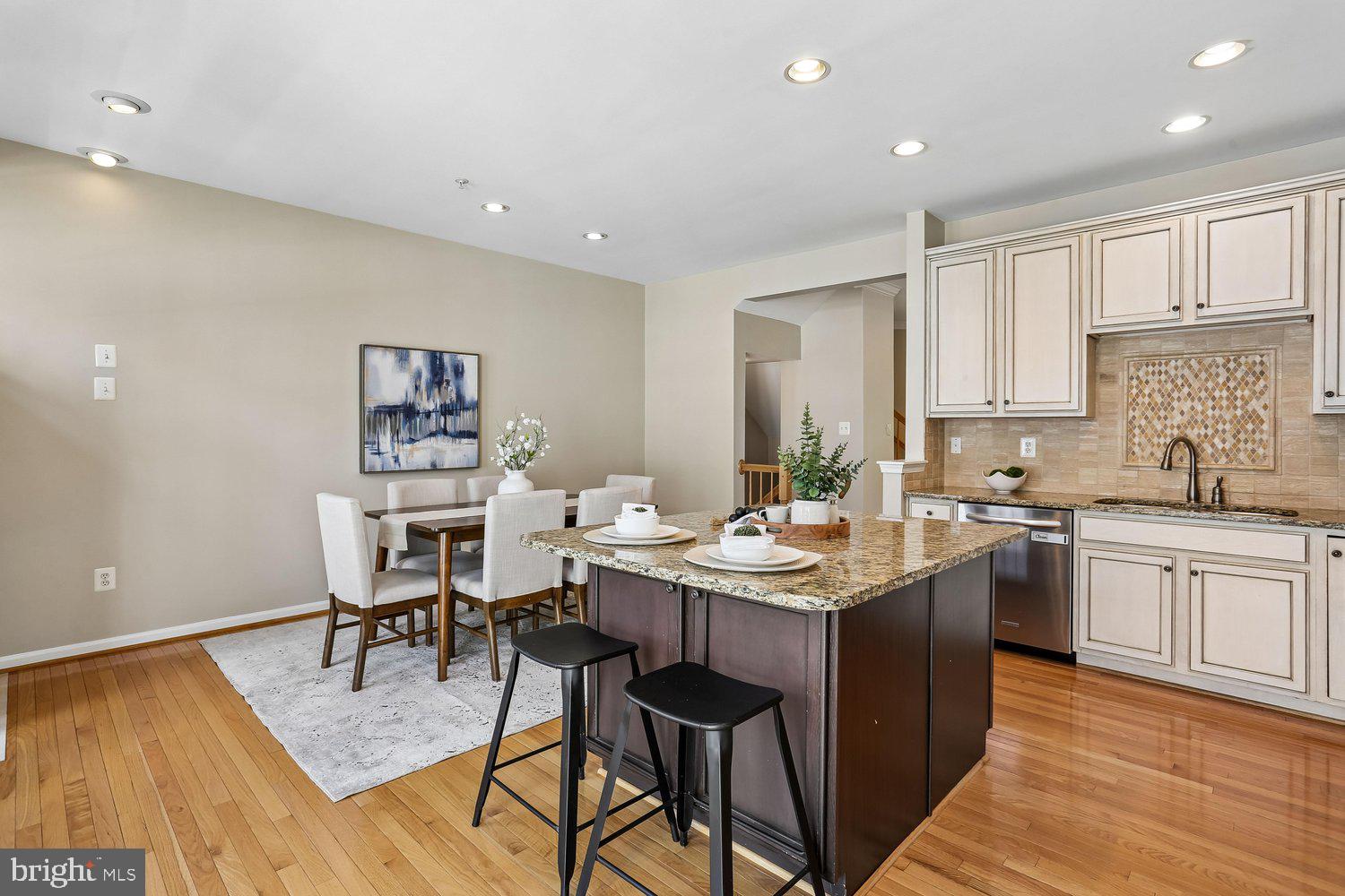 LAKELANDS - Residential