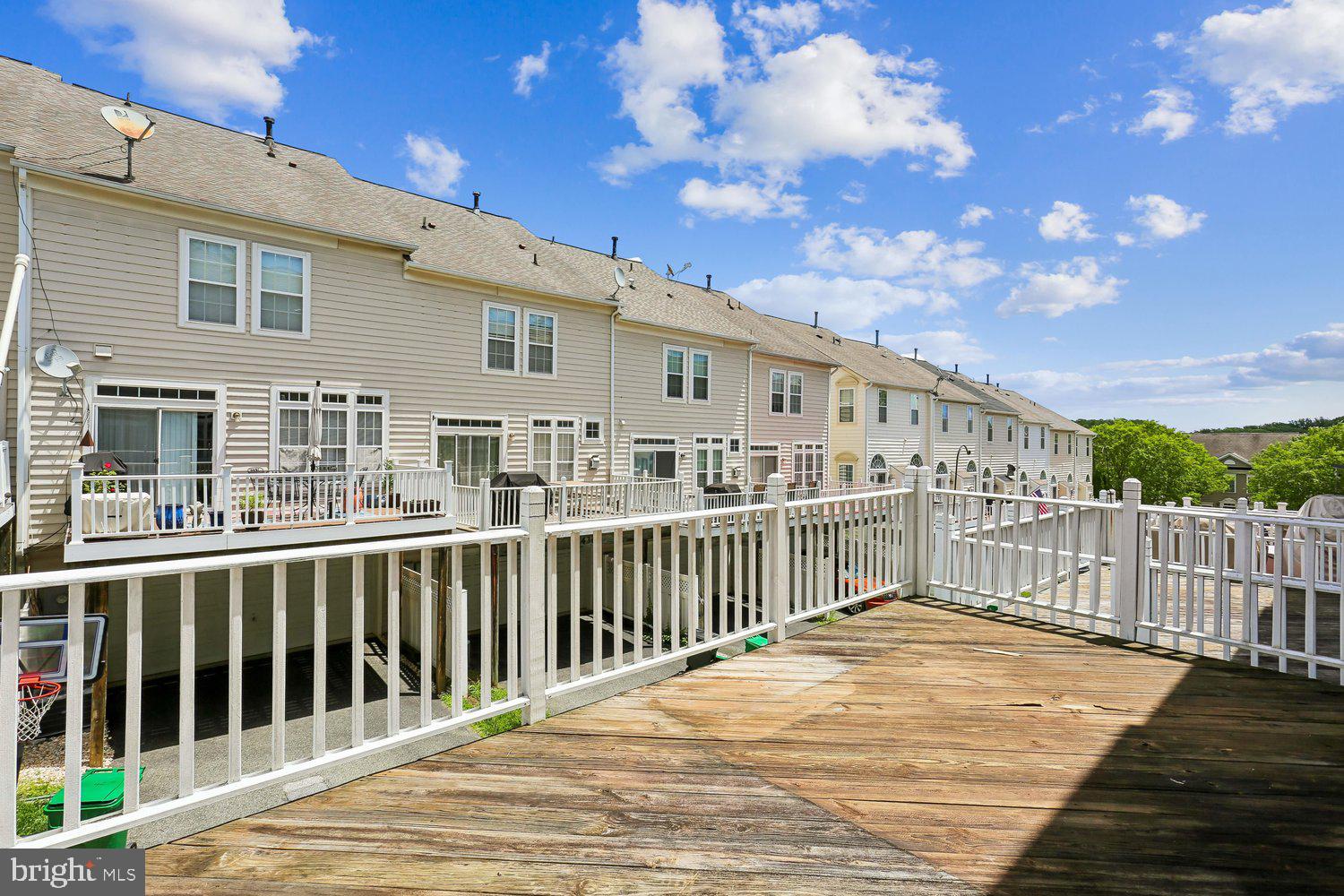 LAKELANDS - Residential