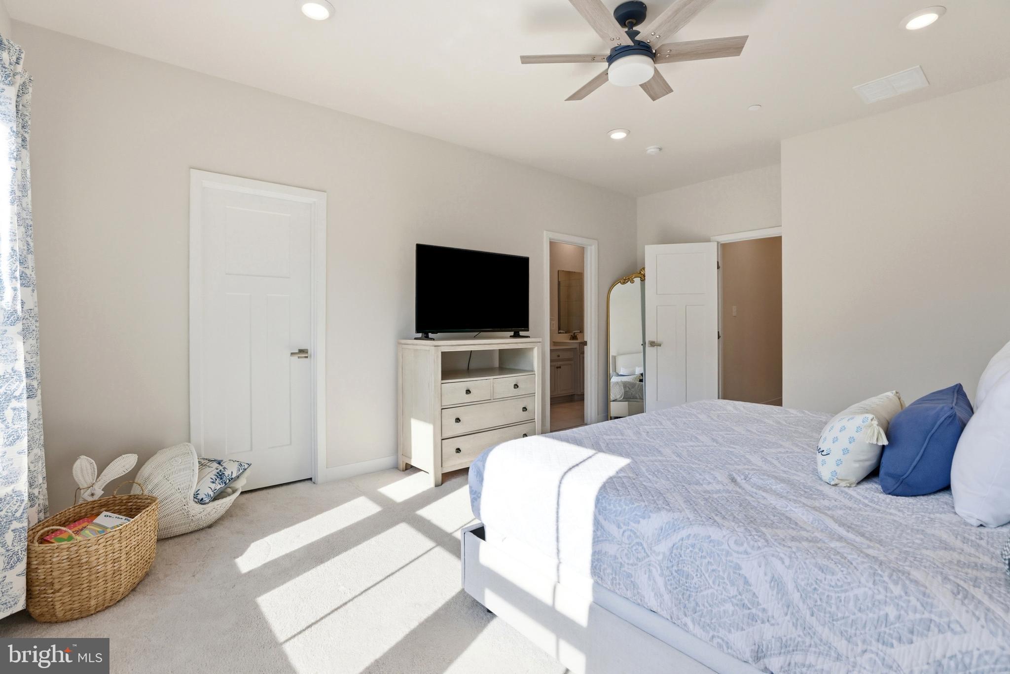 LAKE LINGANORE OAKDALE - Residential