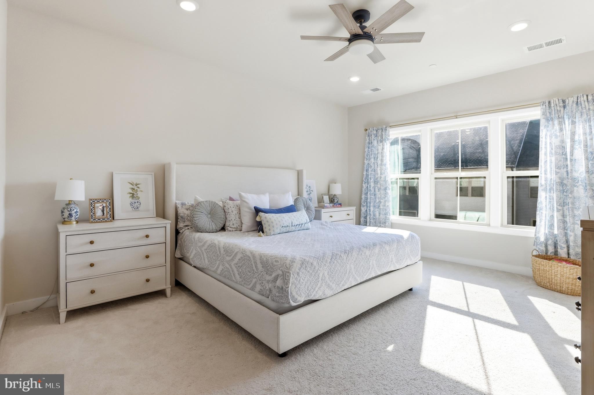 LAKE LINGANORE OAKDALE - Residential