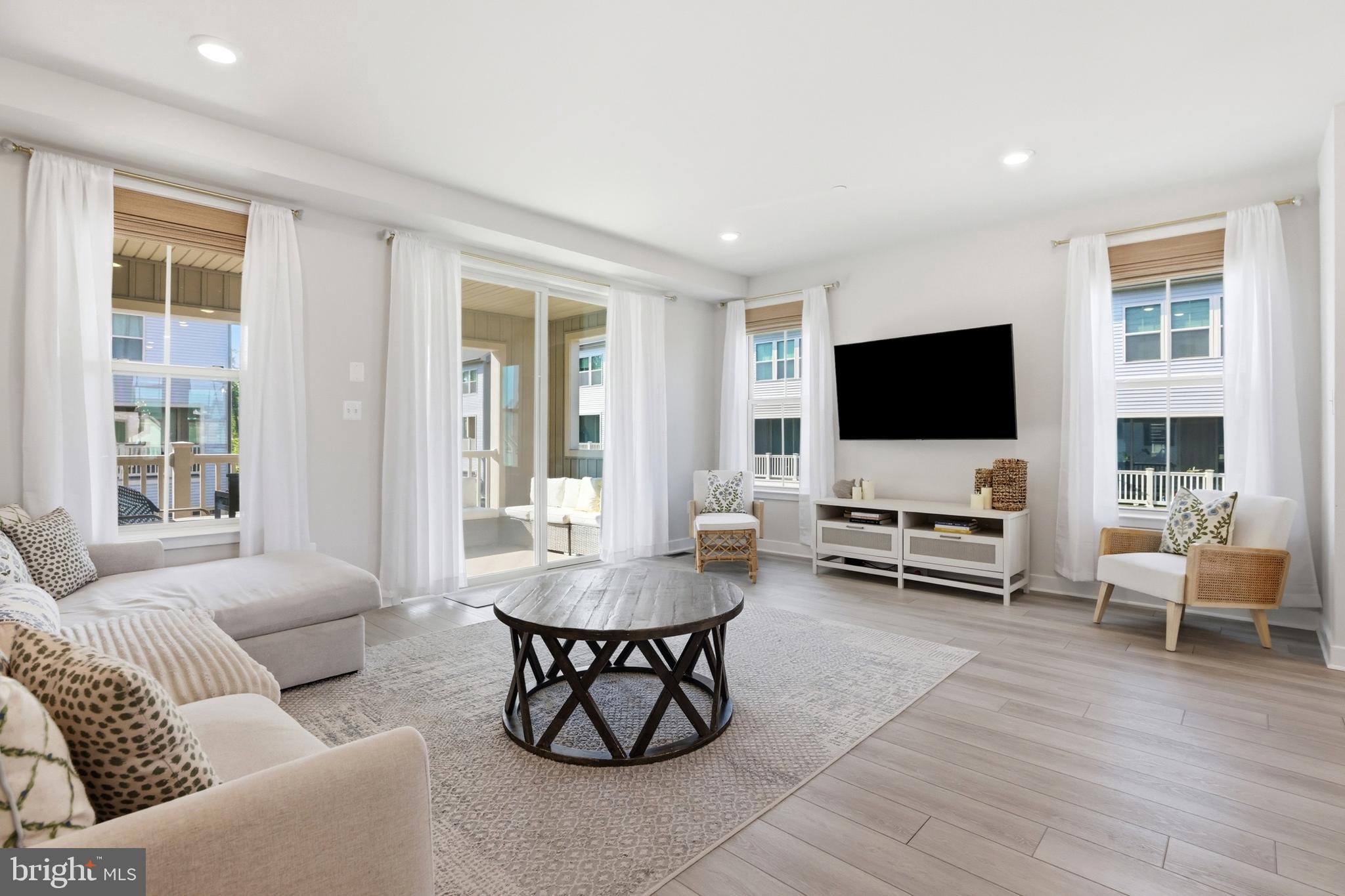 LAKE LINGANORE OAKDALE - Residential