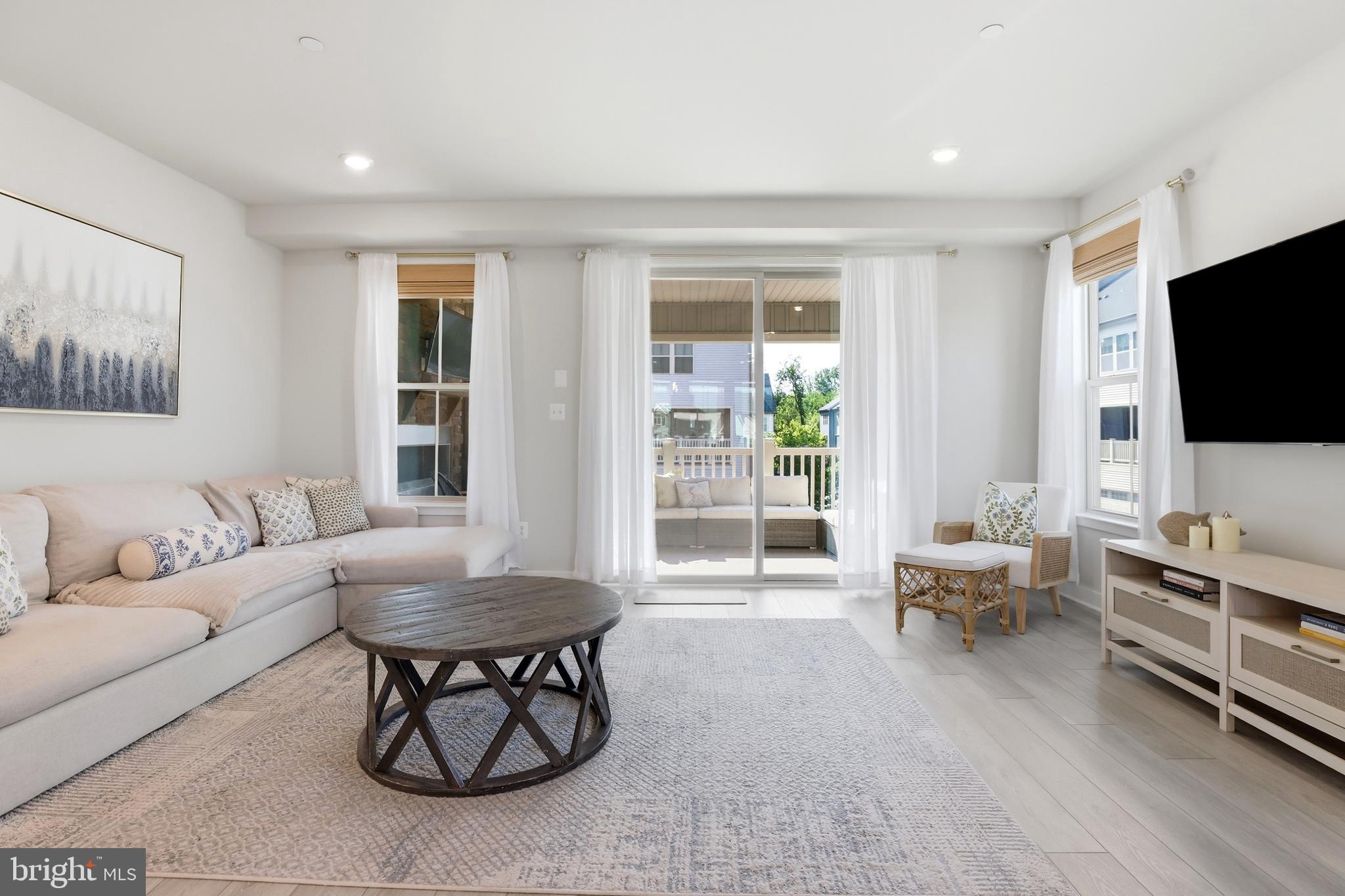 LAKE LINGANORE OAKDALE - Residential