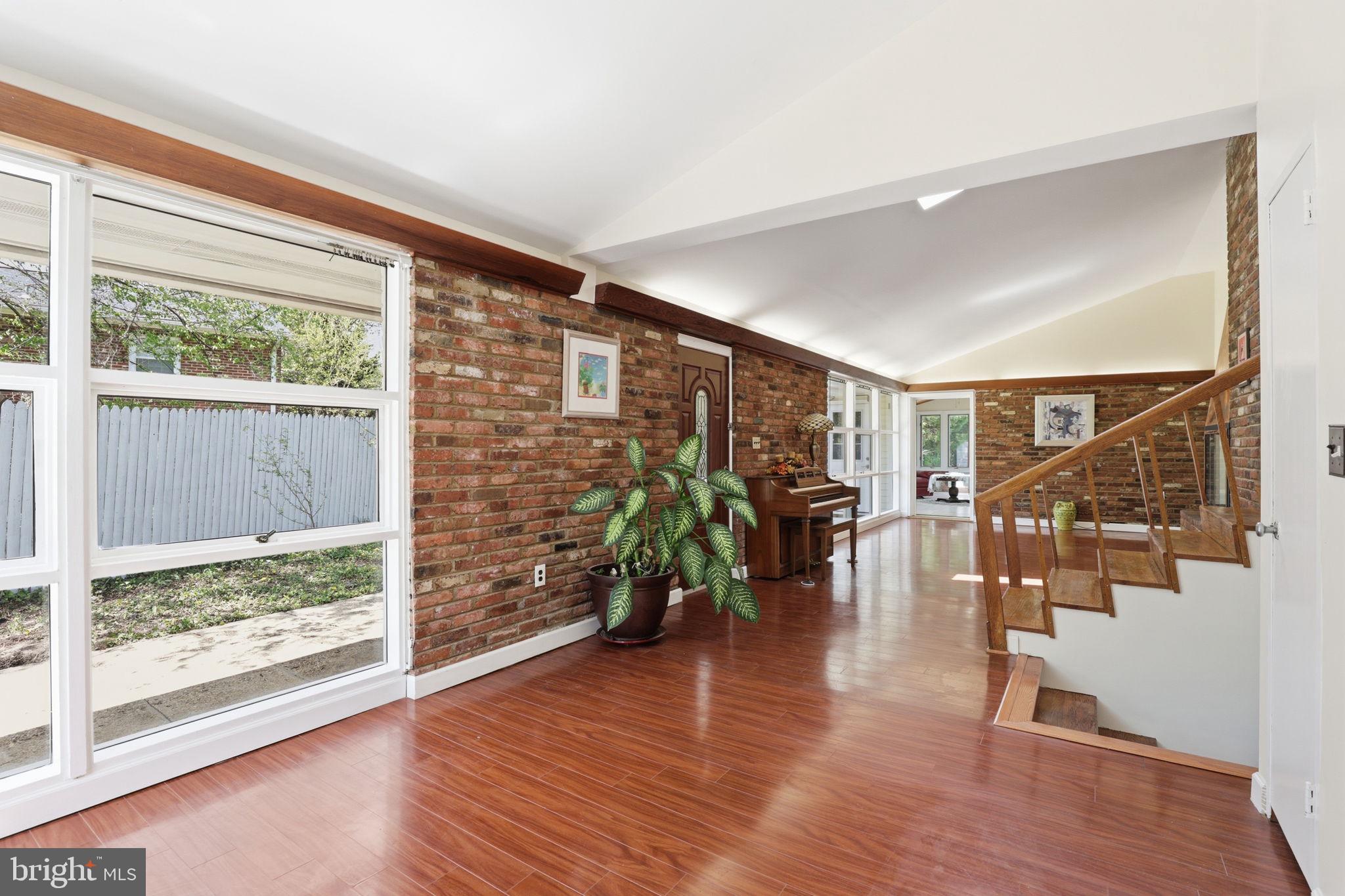 VALLEY BROOK - Residential