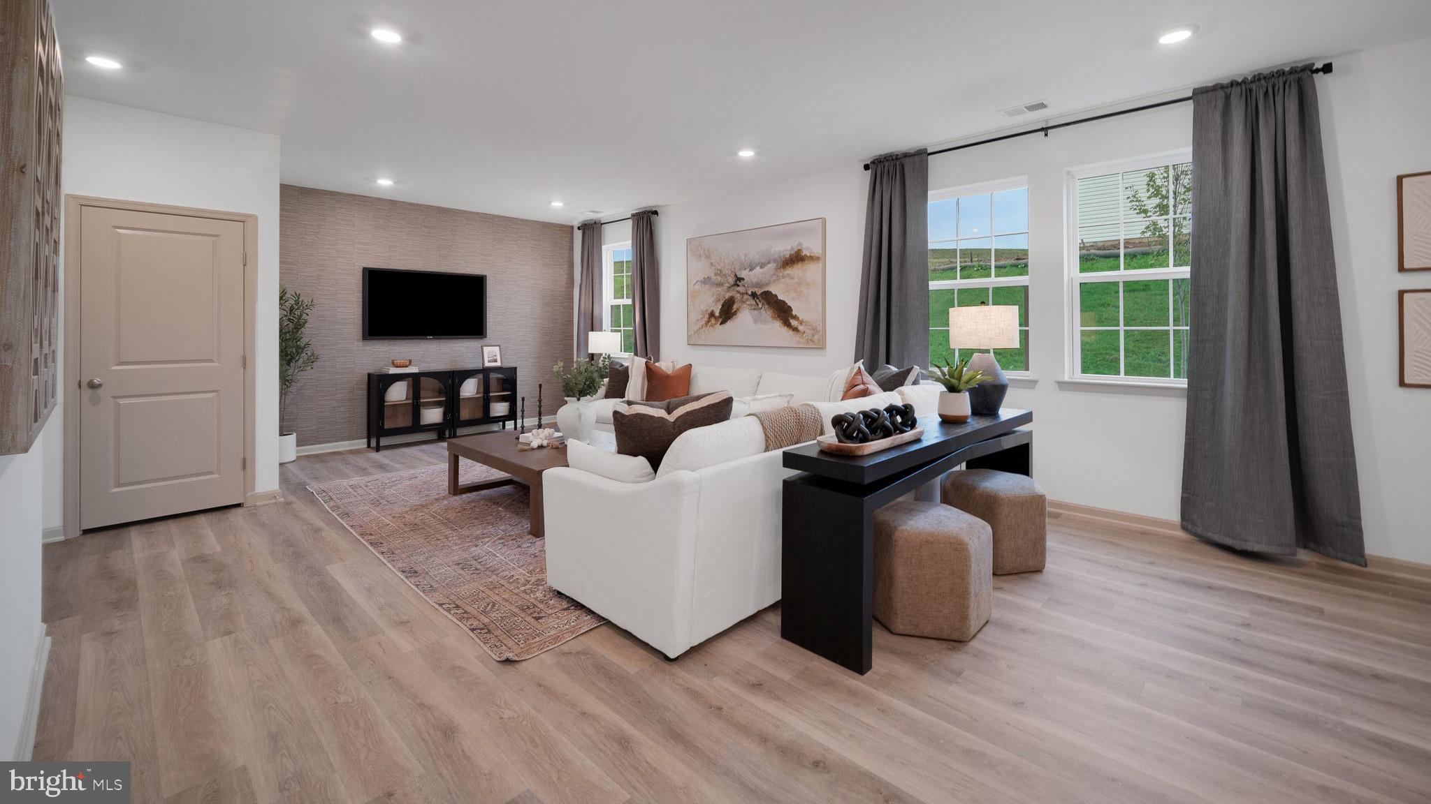 STRAWBERRY FIELDS - Residential