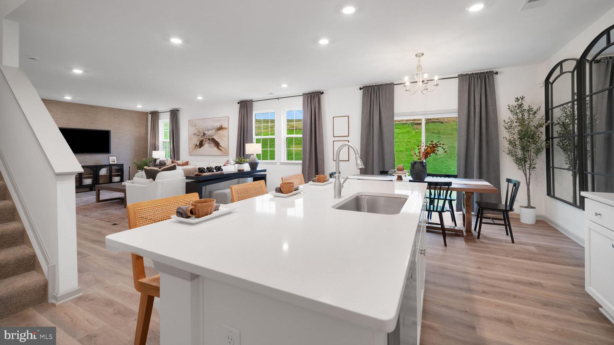 STRAWBERRY FIELDS - Residential