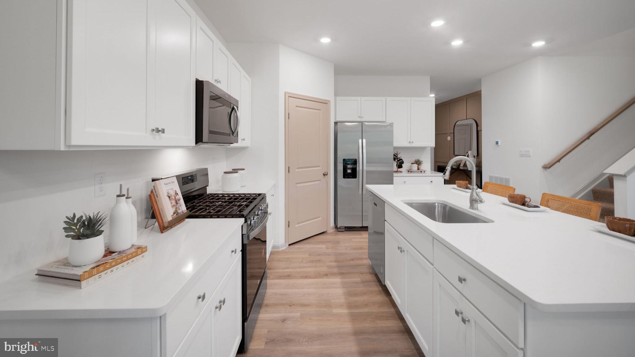 STRAWBERRY FIELDS - Residential