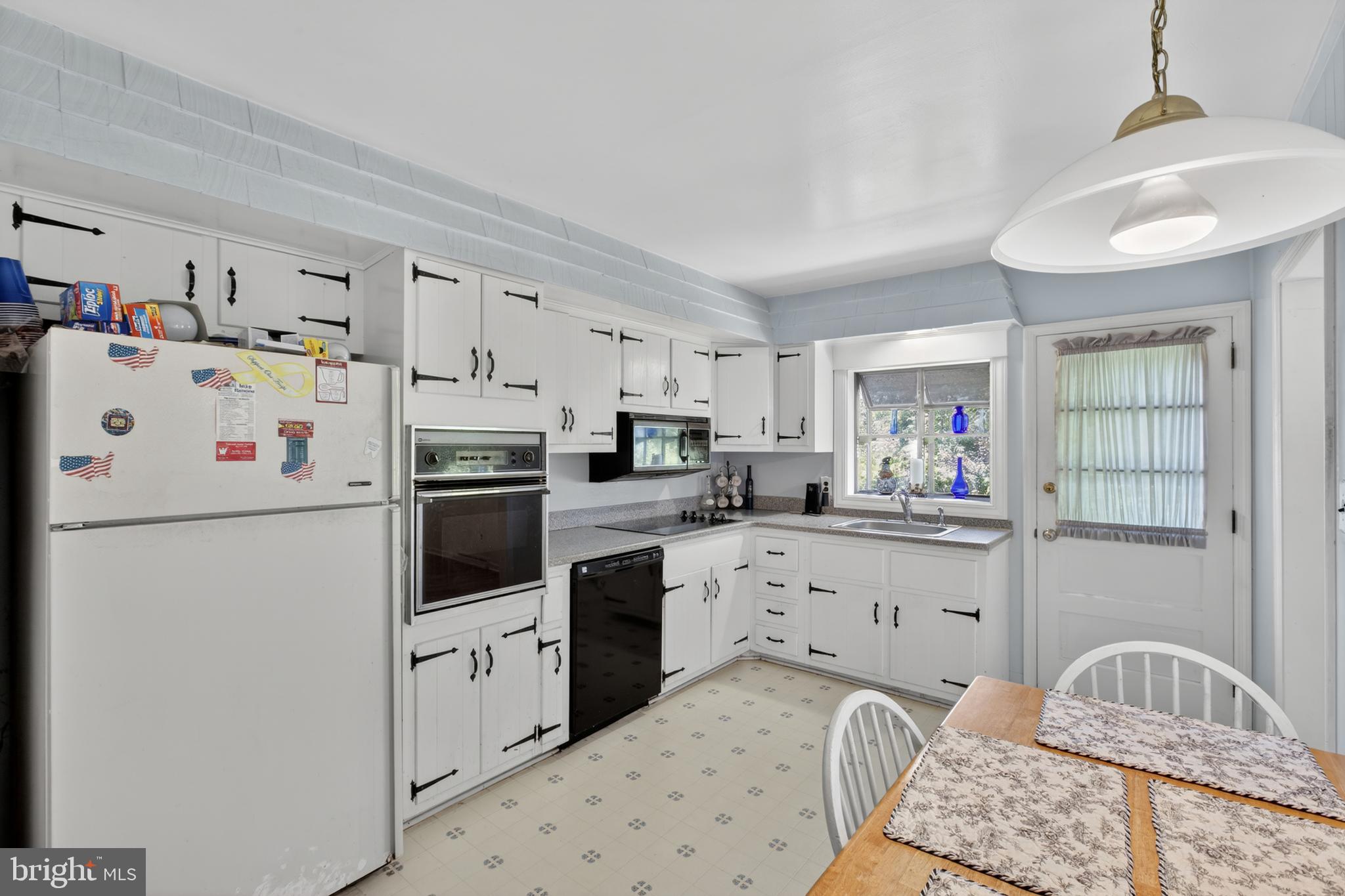 MEADOWOOD - Residential