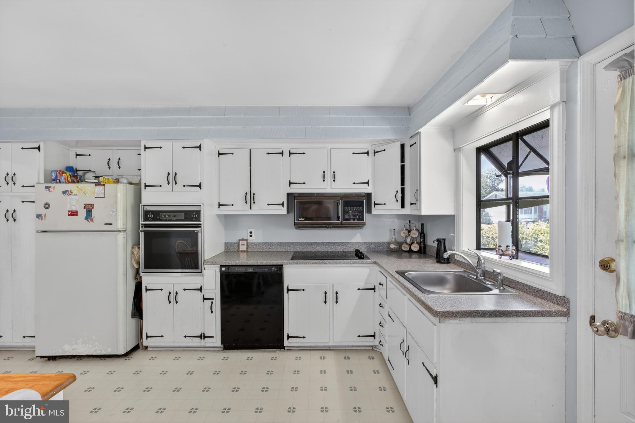 MEADOWOOD - Residential