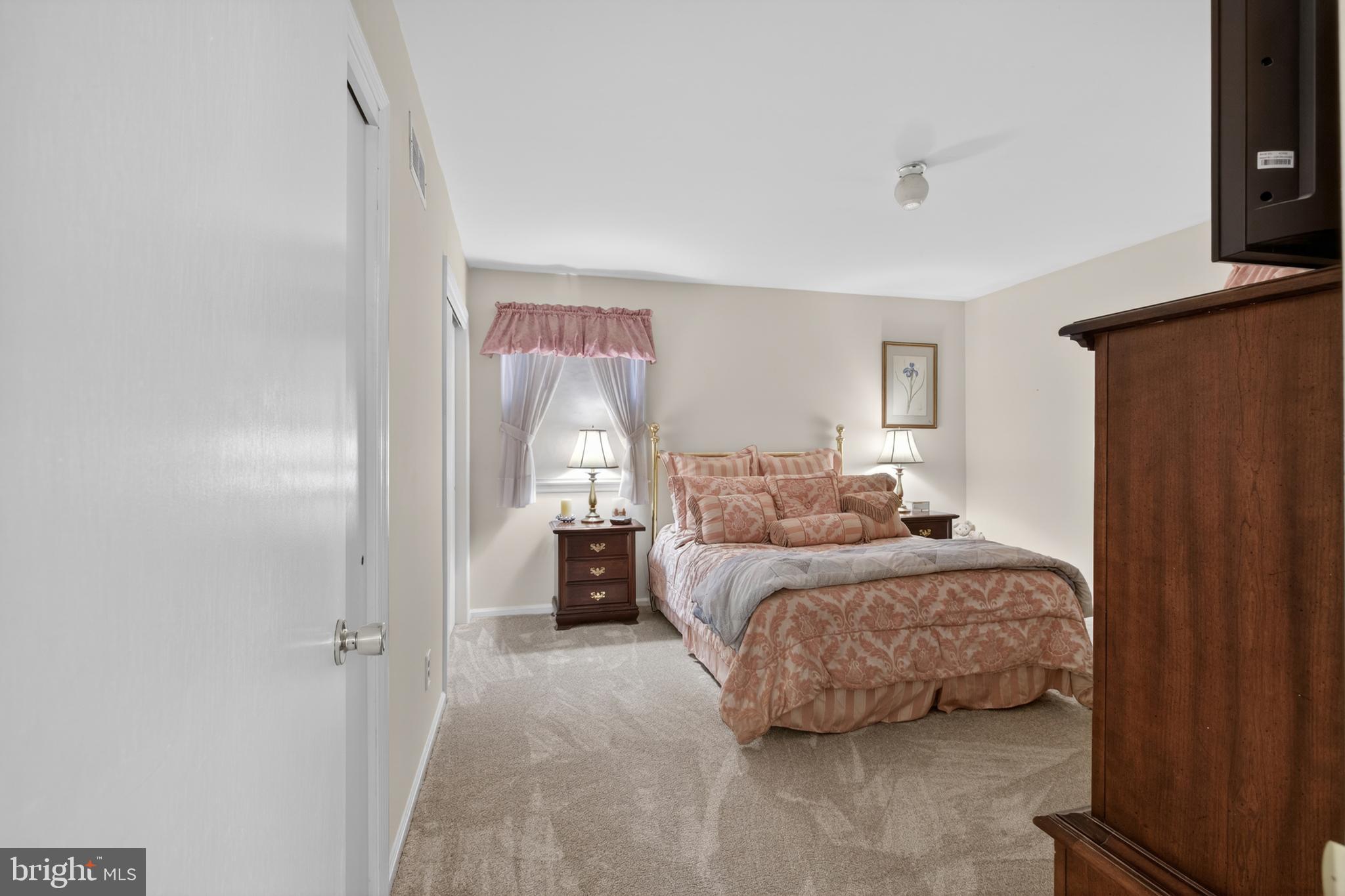MEADOWOOD - Residential