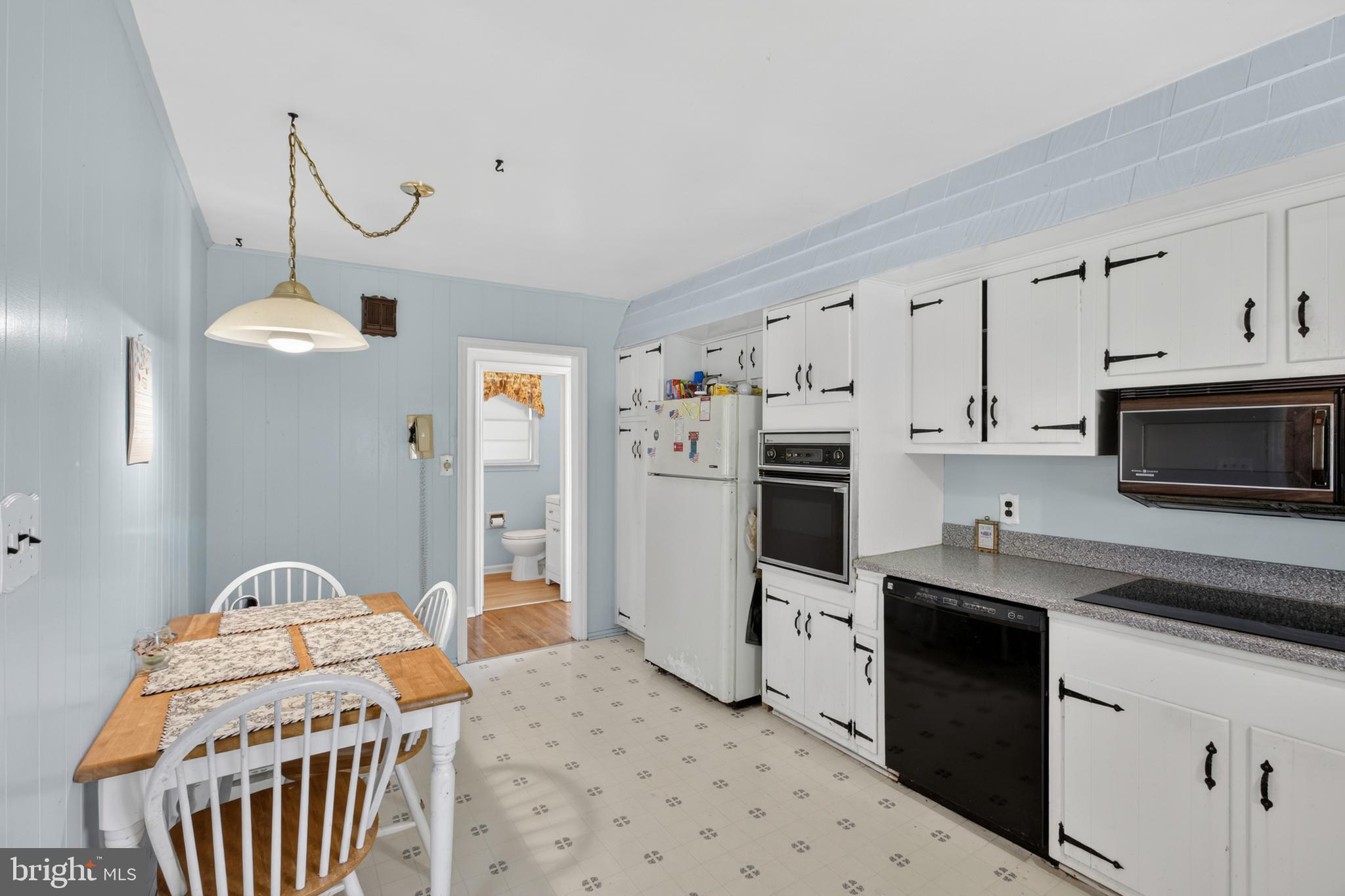 MEADOWOOD - Residential
