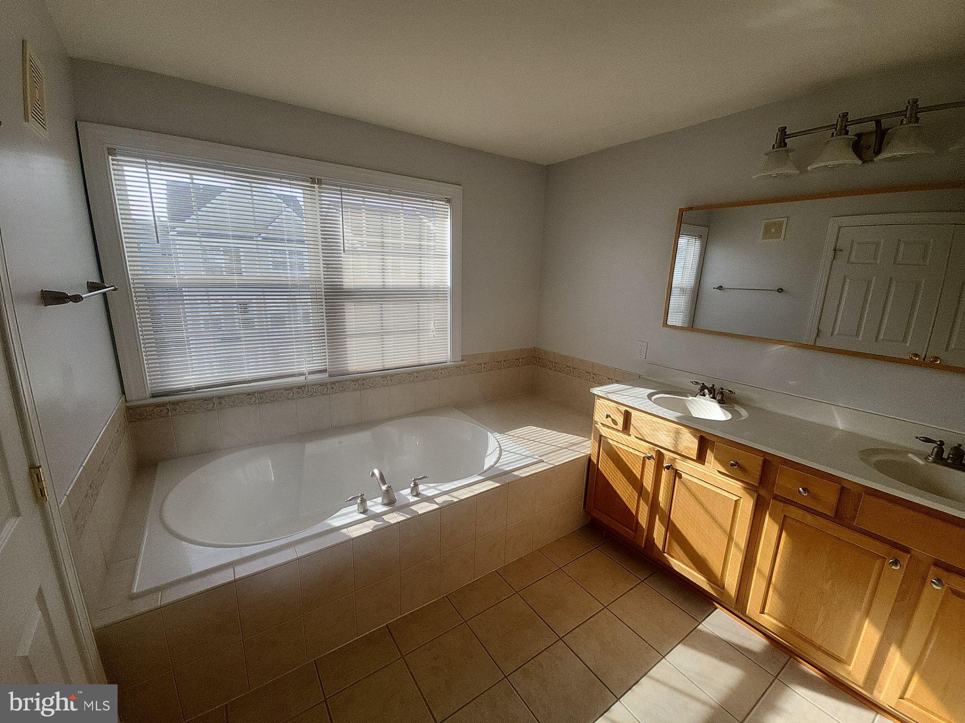 COPPERMINE CROSSING - Residential Lease