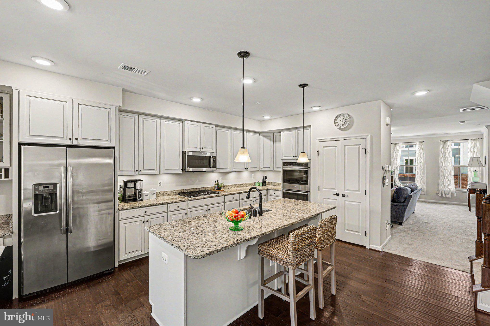 LOUDOUN CROSSING CONDOMINIUM - Residential
