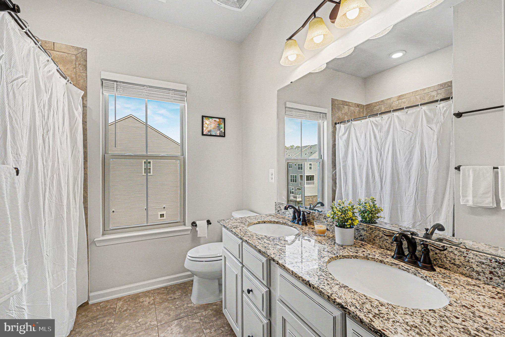 LOUDOUN CROSSING CONDOMINIUM - Residential
