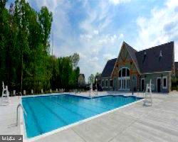 LOUDOUN CROSSING CONDOMINIUM - Residential