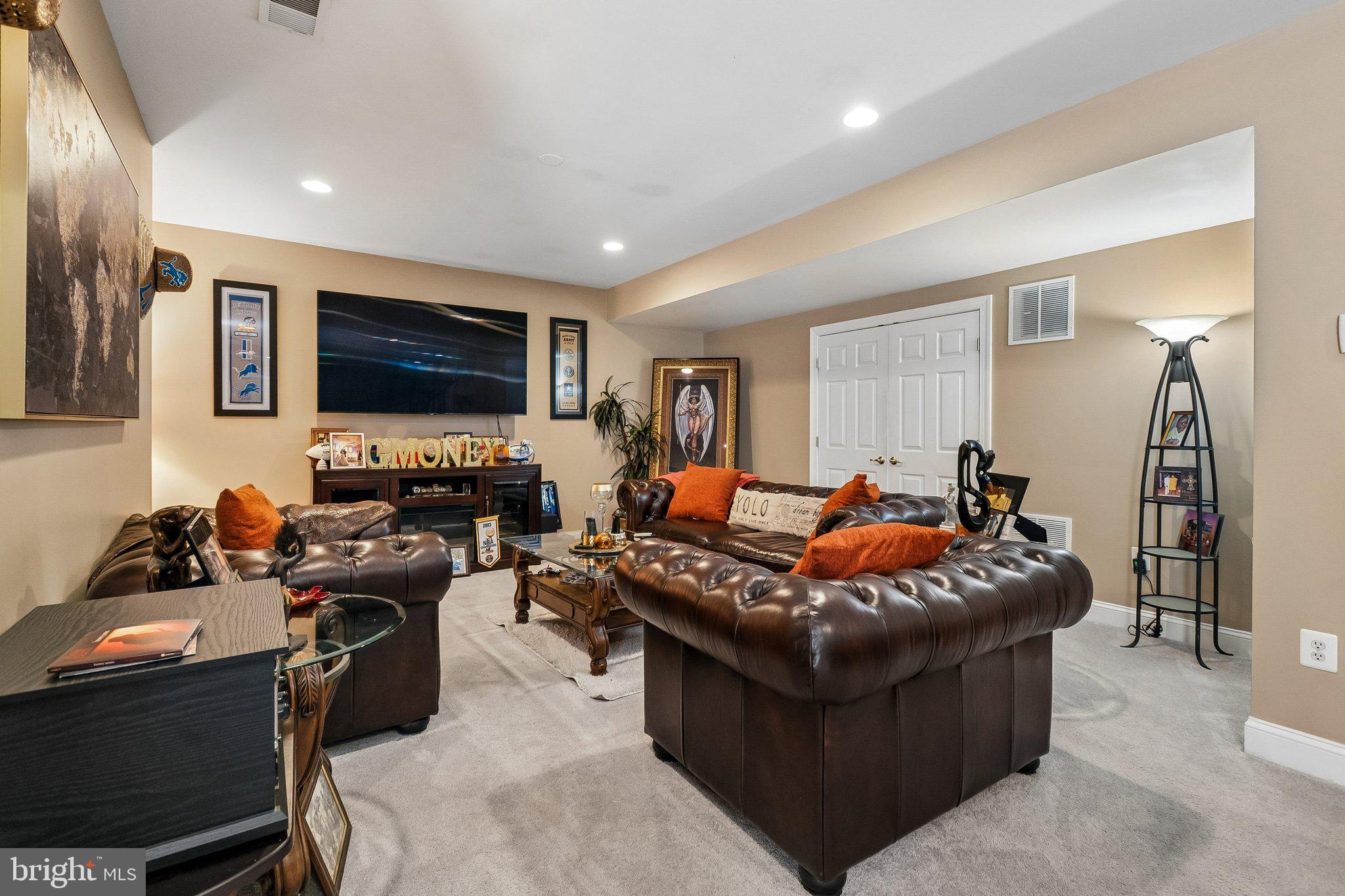 PORT POTOMAC - Residential