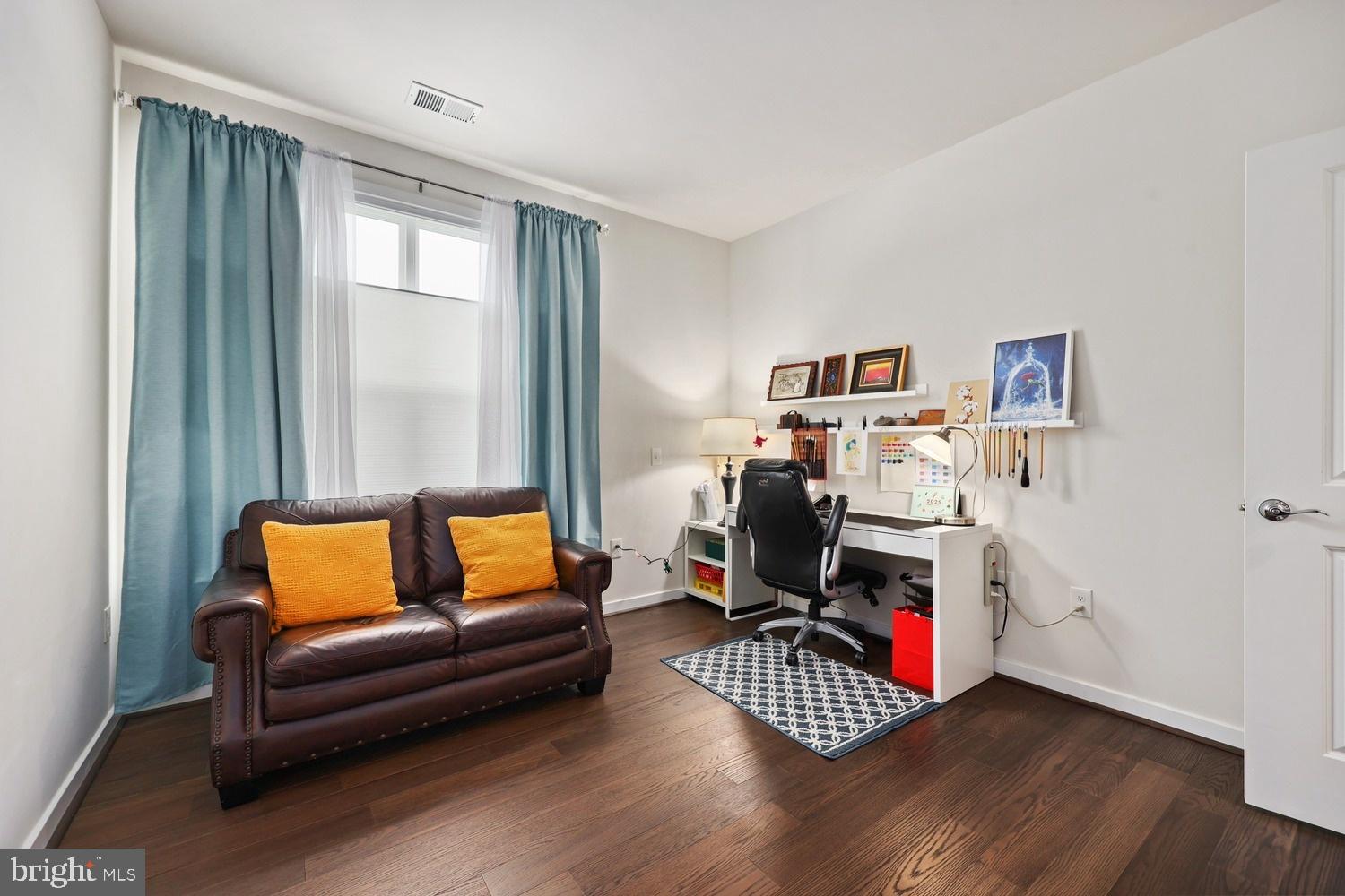 MOUNT VINEYARD - Residential Lease