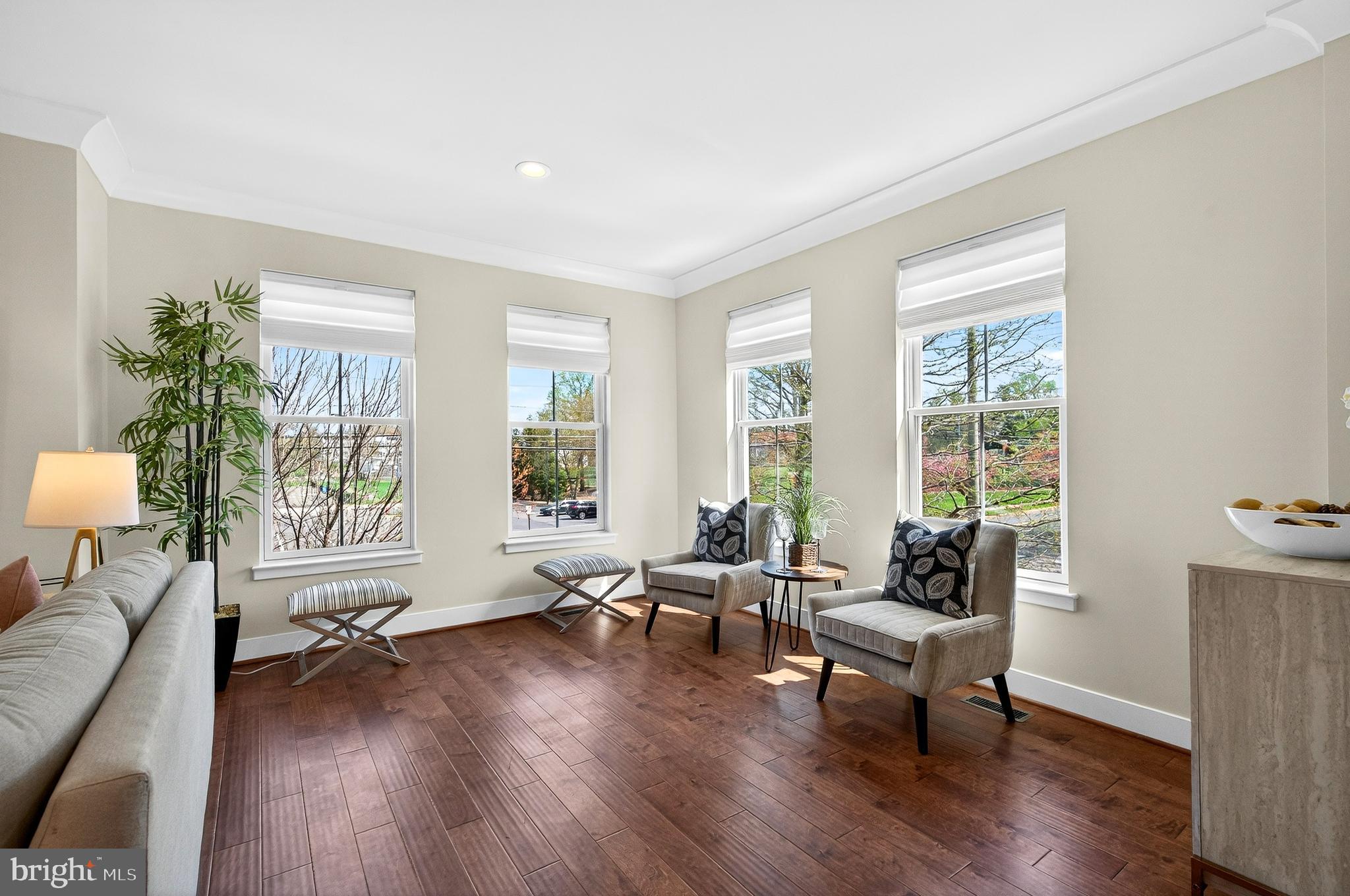 CADENCE ON CENTER - Residential