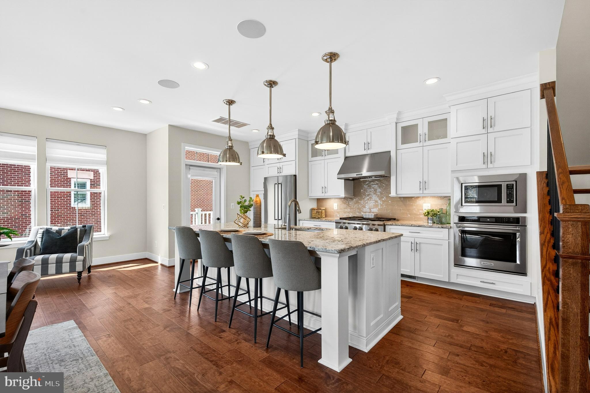 CADENCE ON CENTER - Residential