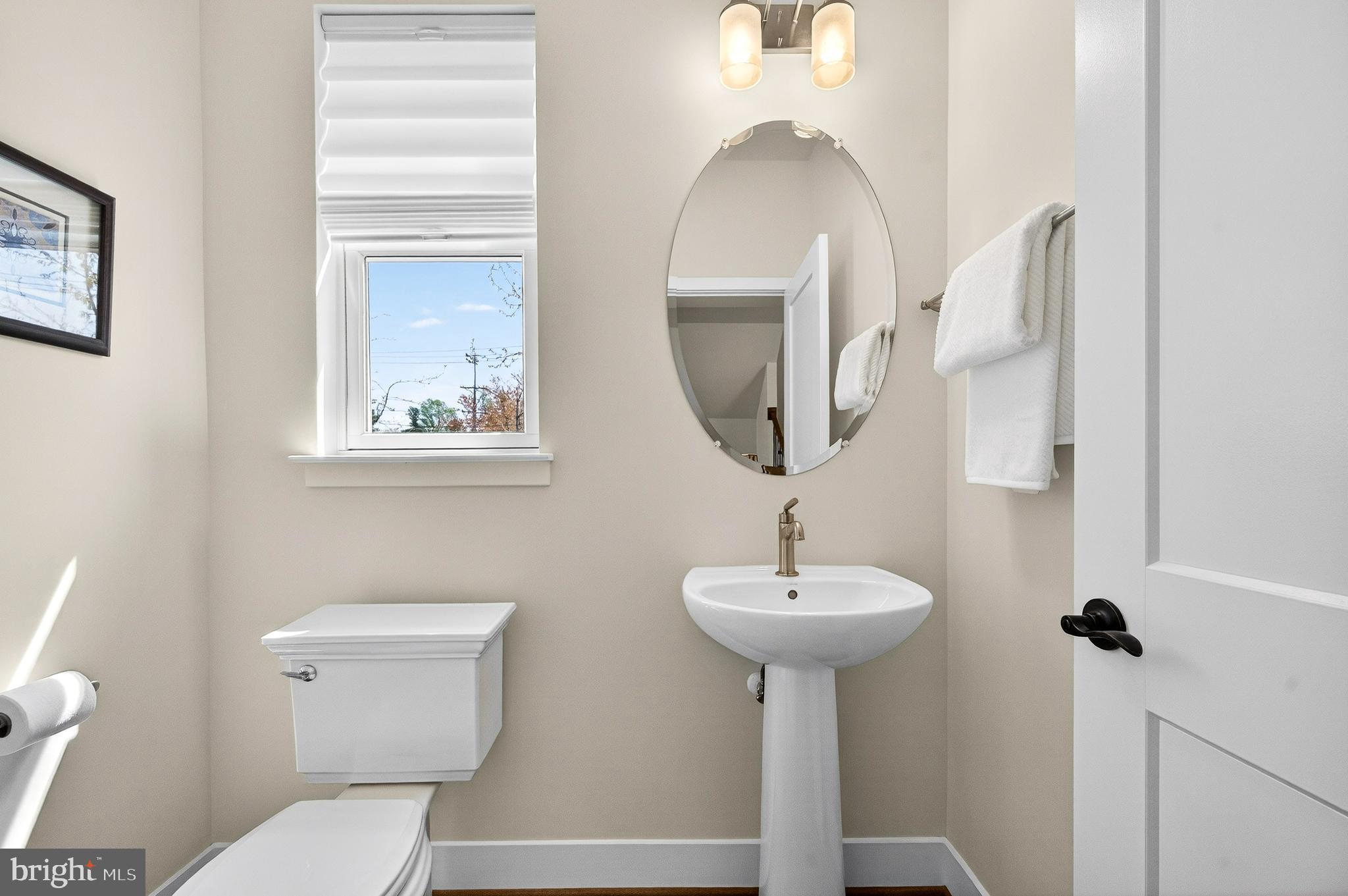 CADENCE ON CENTER - Residential