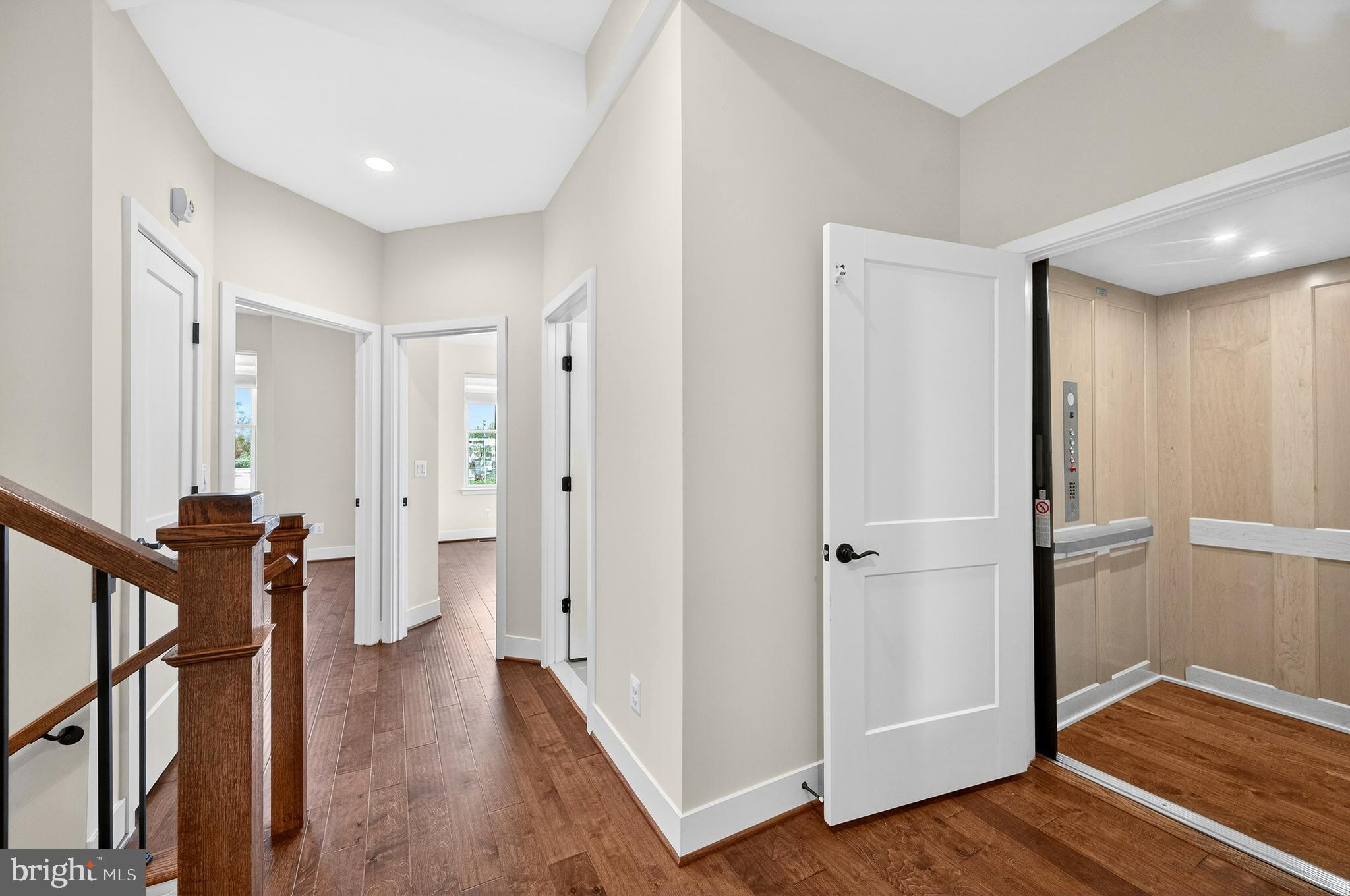 CADENCE ON CENTER - Residential