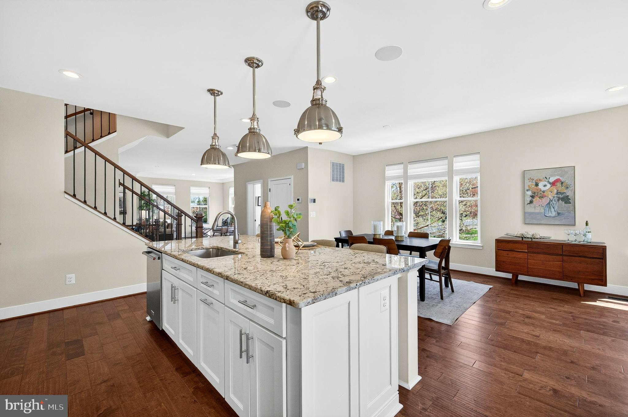 CADENCE ON CENTER - Residential