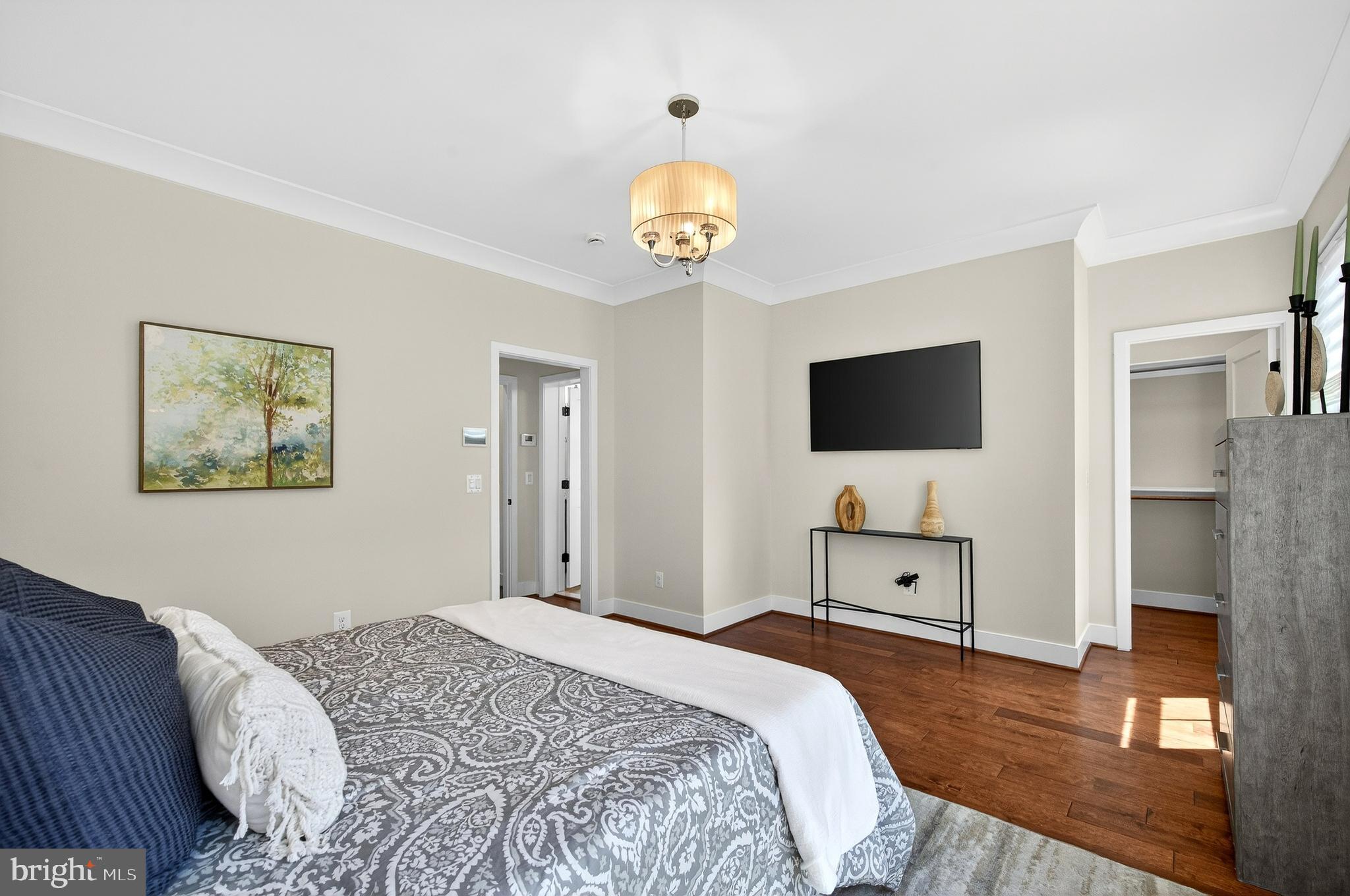 CADENCE ON CENTER - Residential