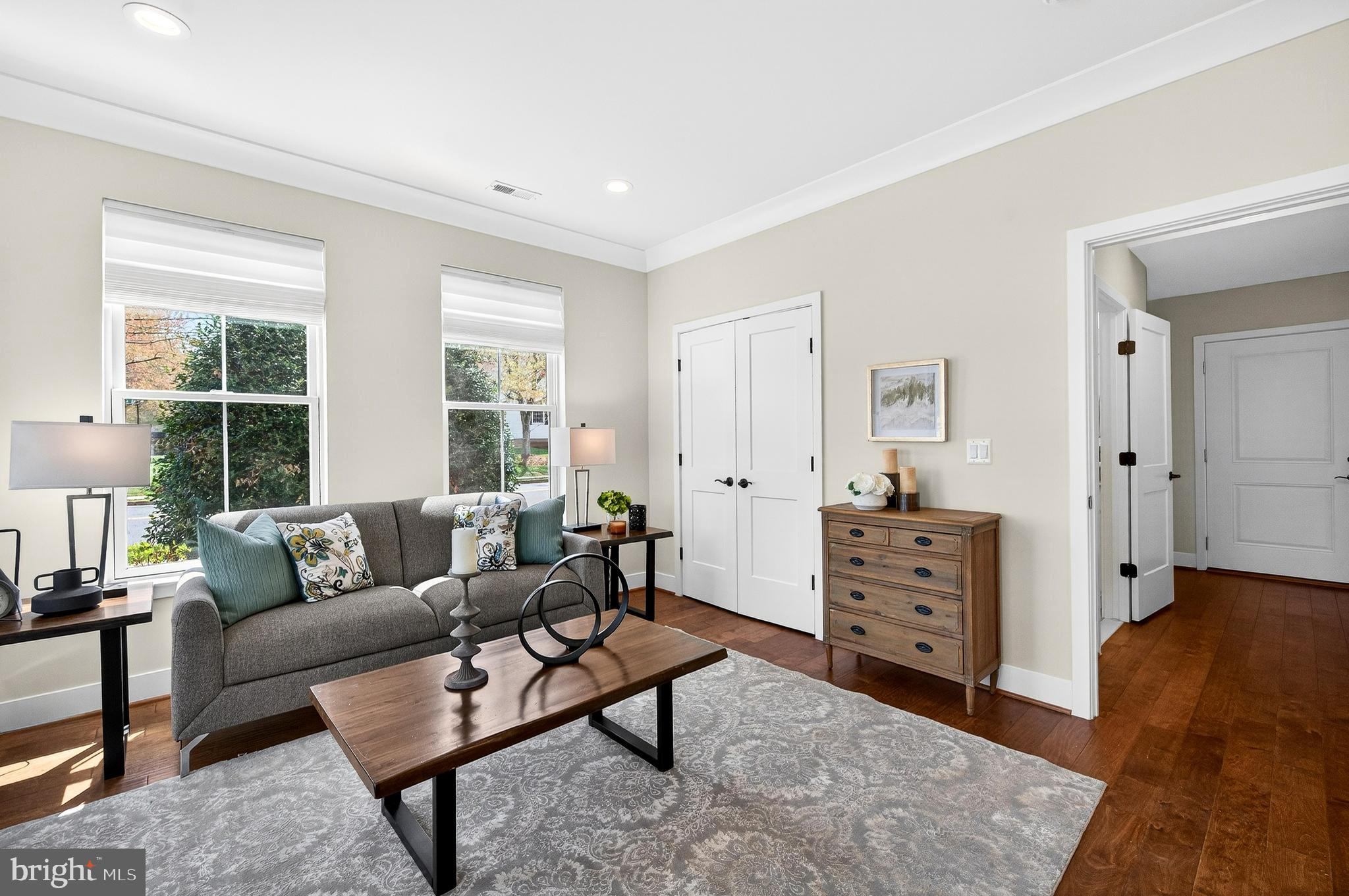 CADENCE ON CENTER - Residential