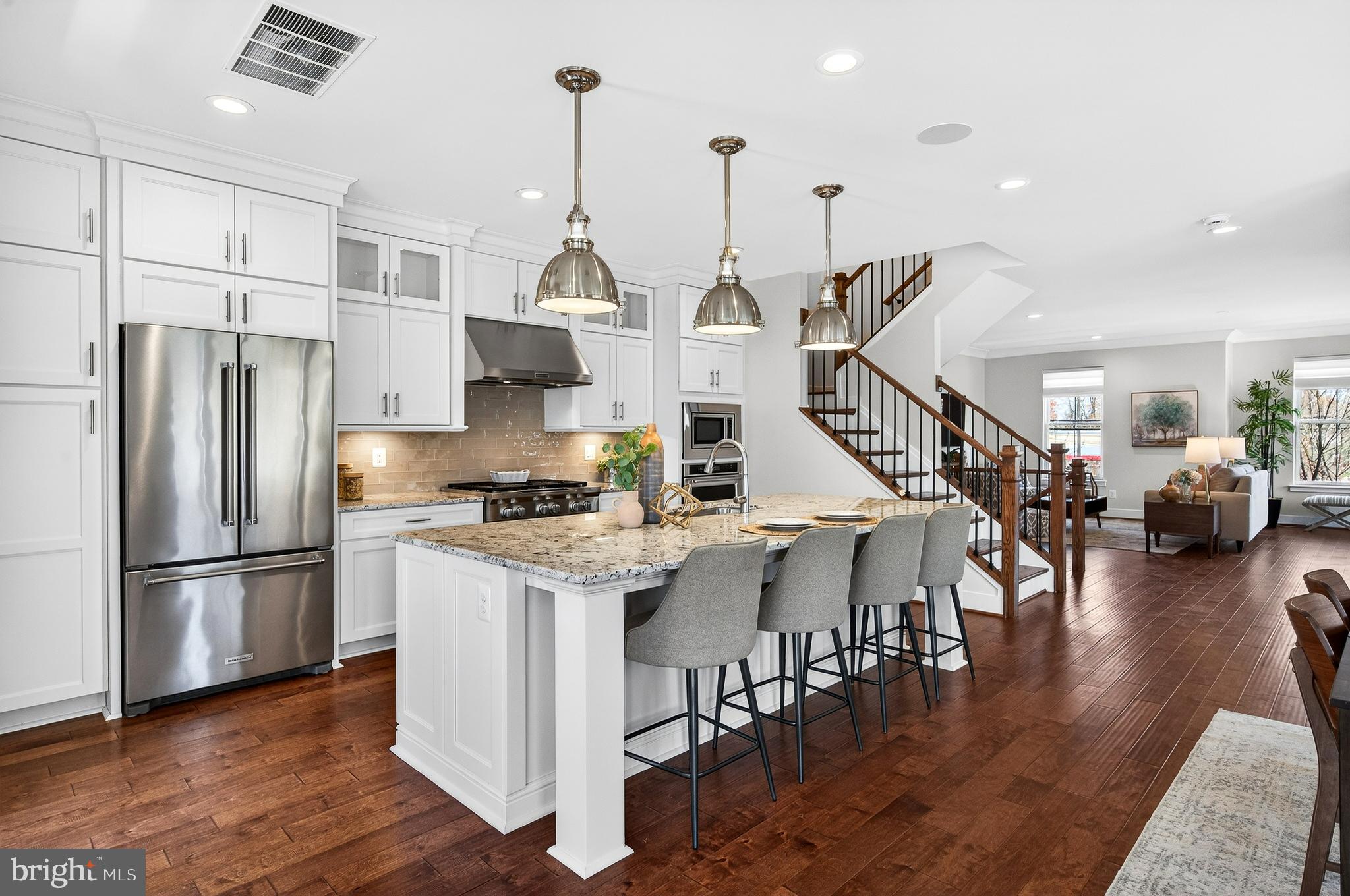 CADENCE ON CENTER - Residential