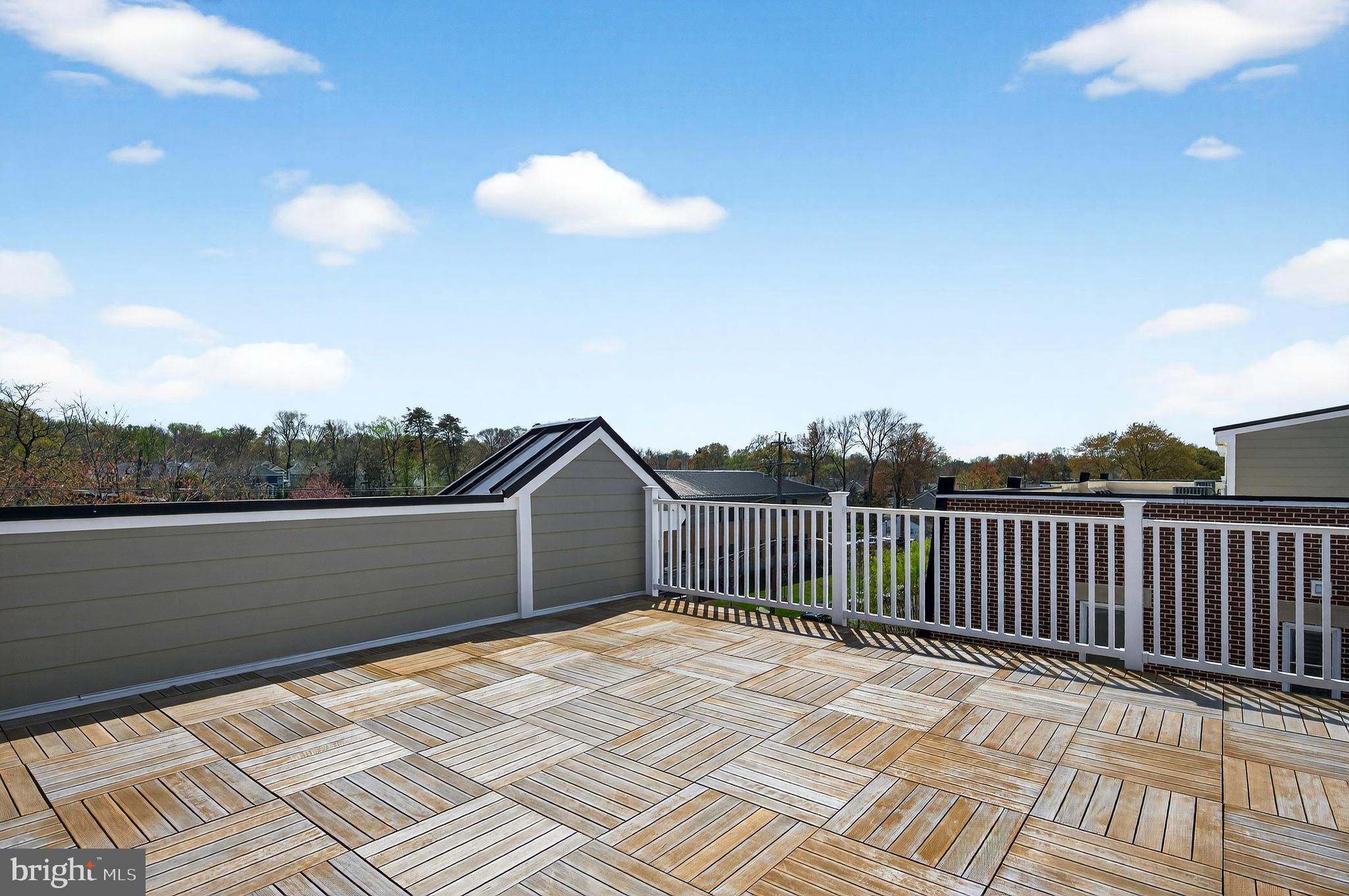 CADENCE ON CENTER - Residential