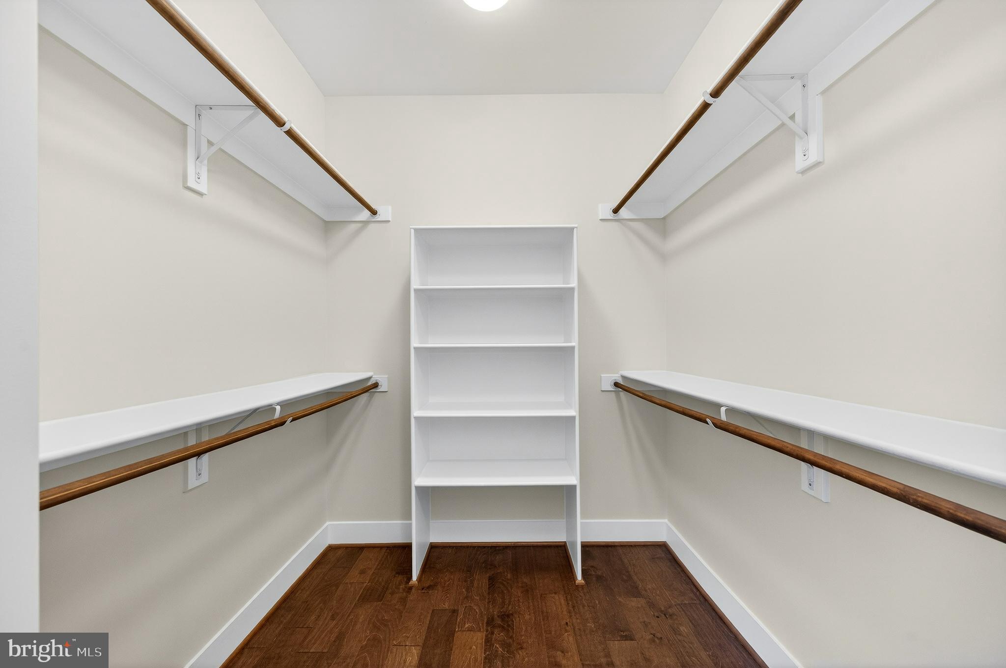 CADENCE ON CENTER - Residential