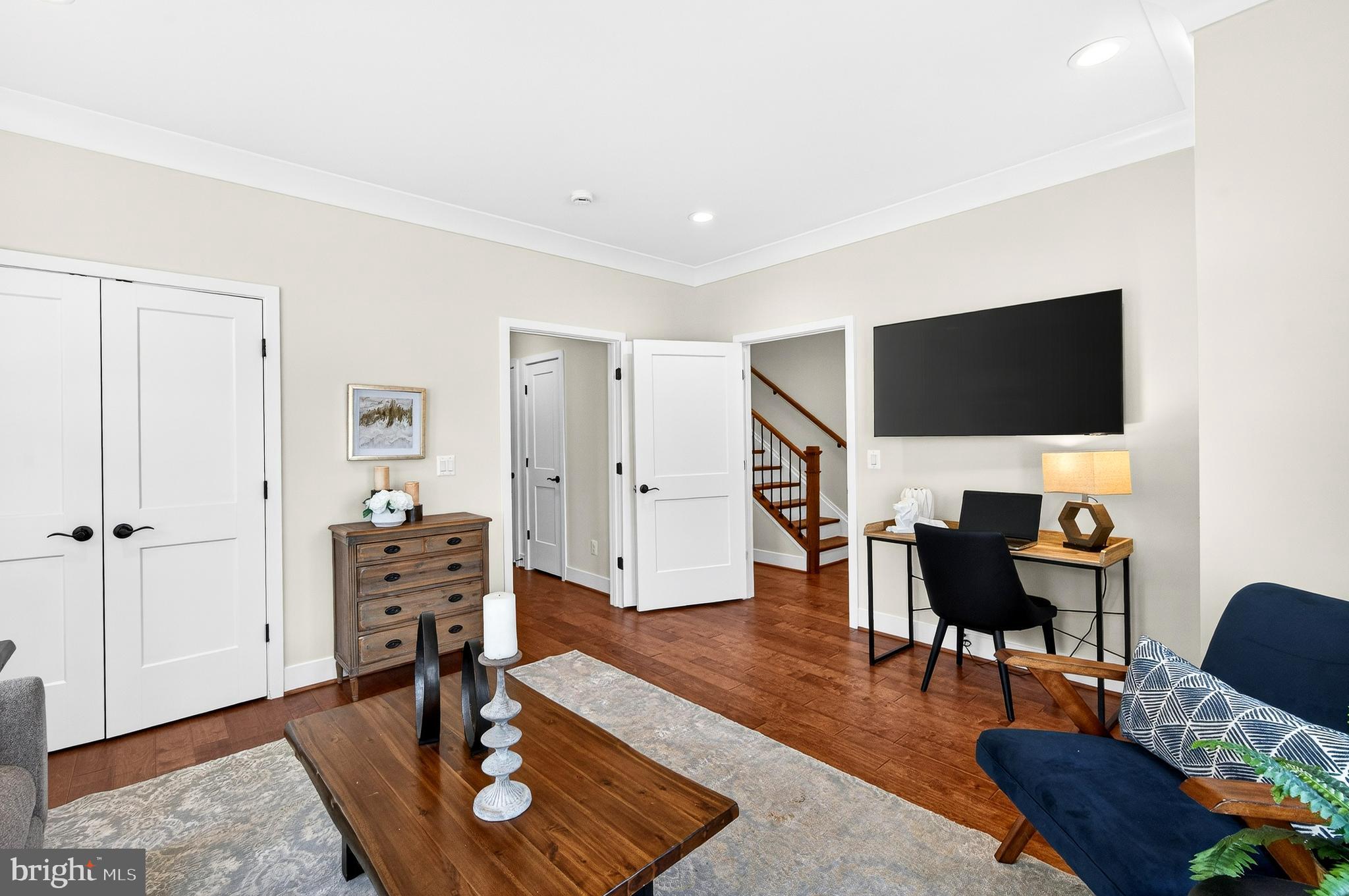 CADENCE ON CENTER - Residential