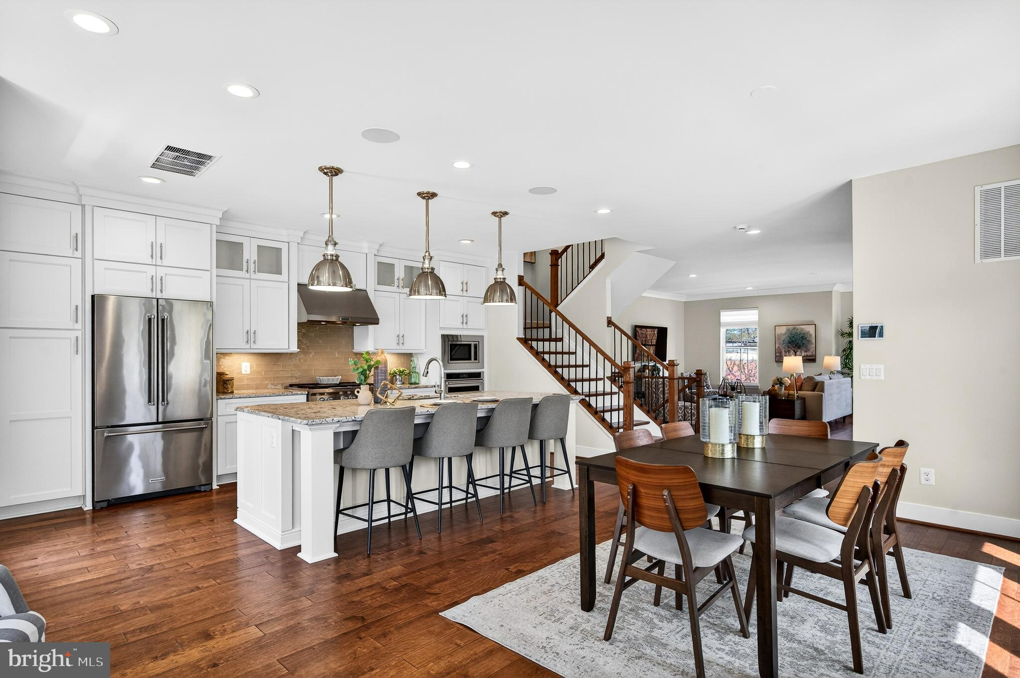 CADENCE ON CENTER - Residential