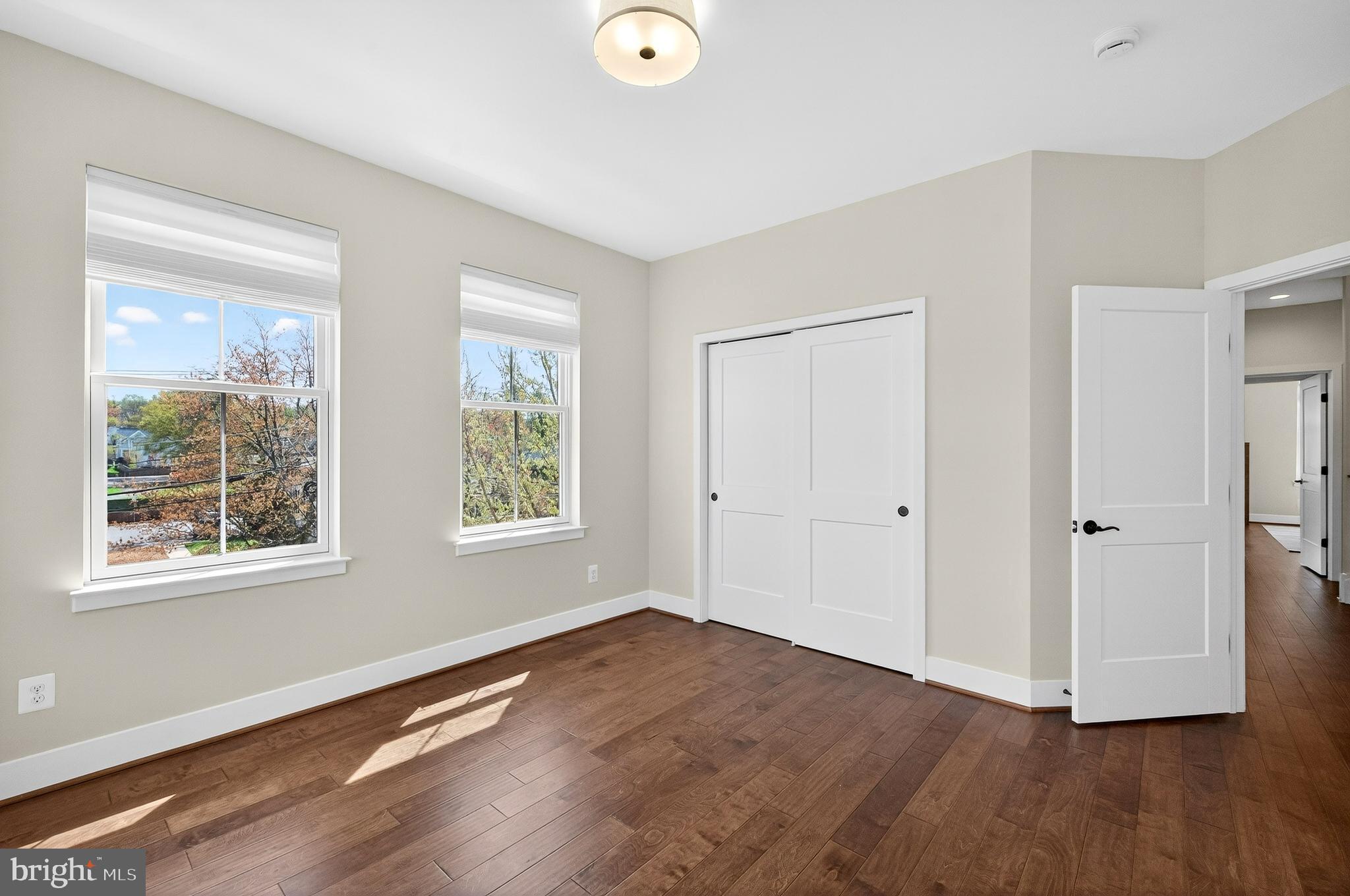 CADENCE ON CENTER - Residential