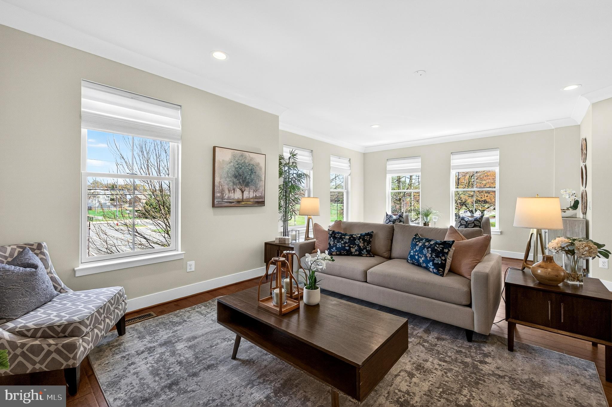 CADENCE ON CENTER - Residential