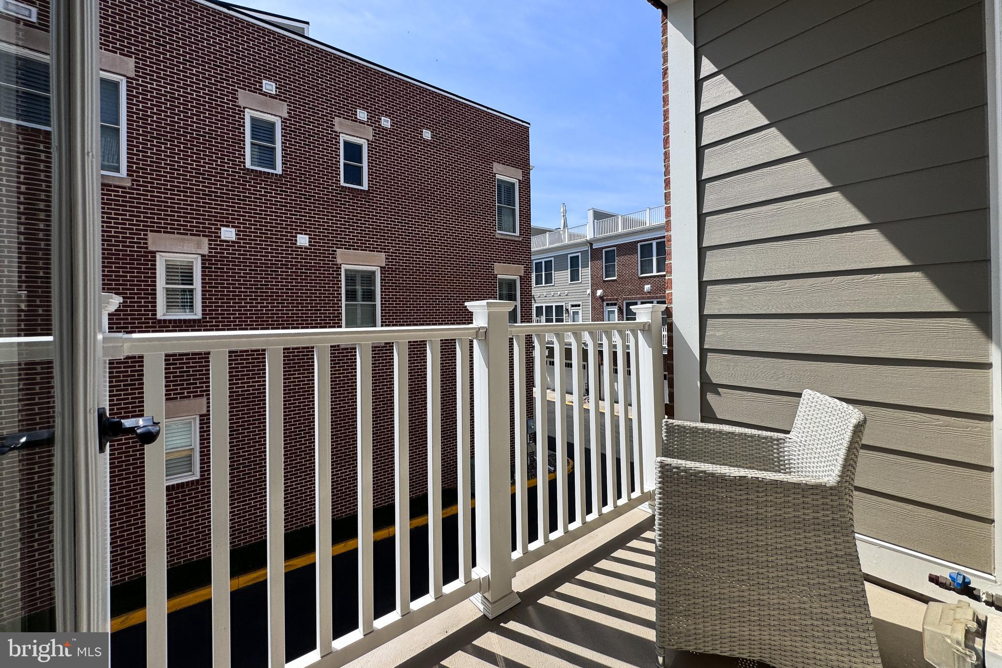 CADENCE ON CENTER - Residential