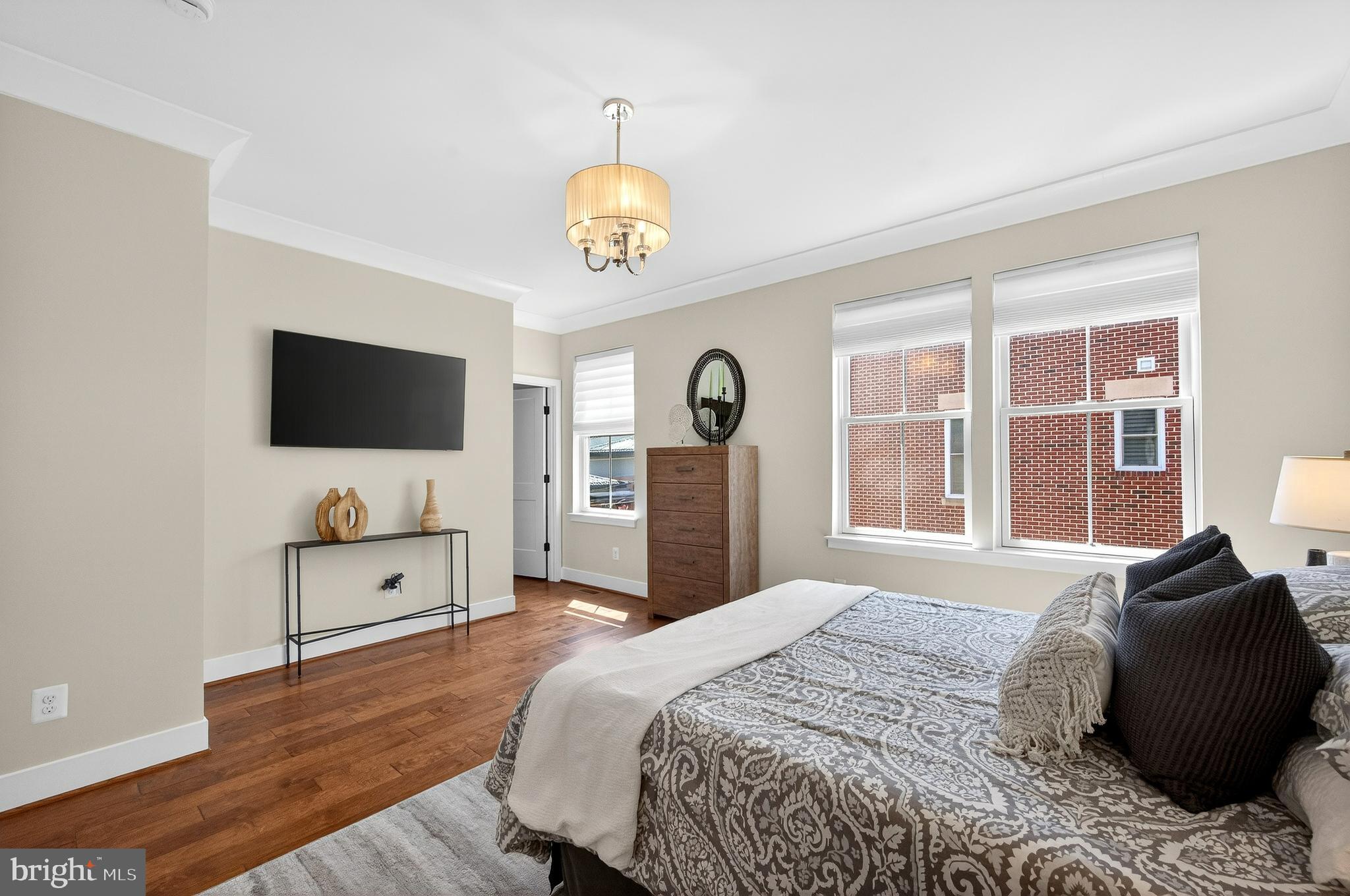 CADENCE ON CENTER - Residential