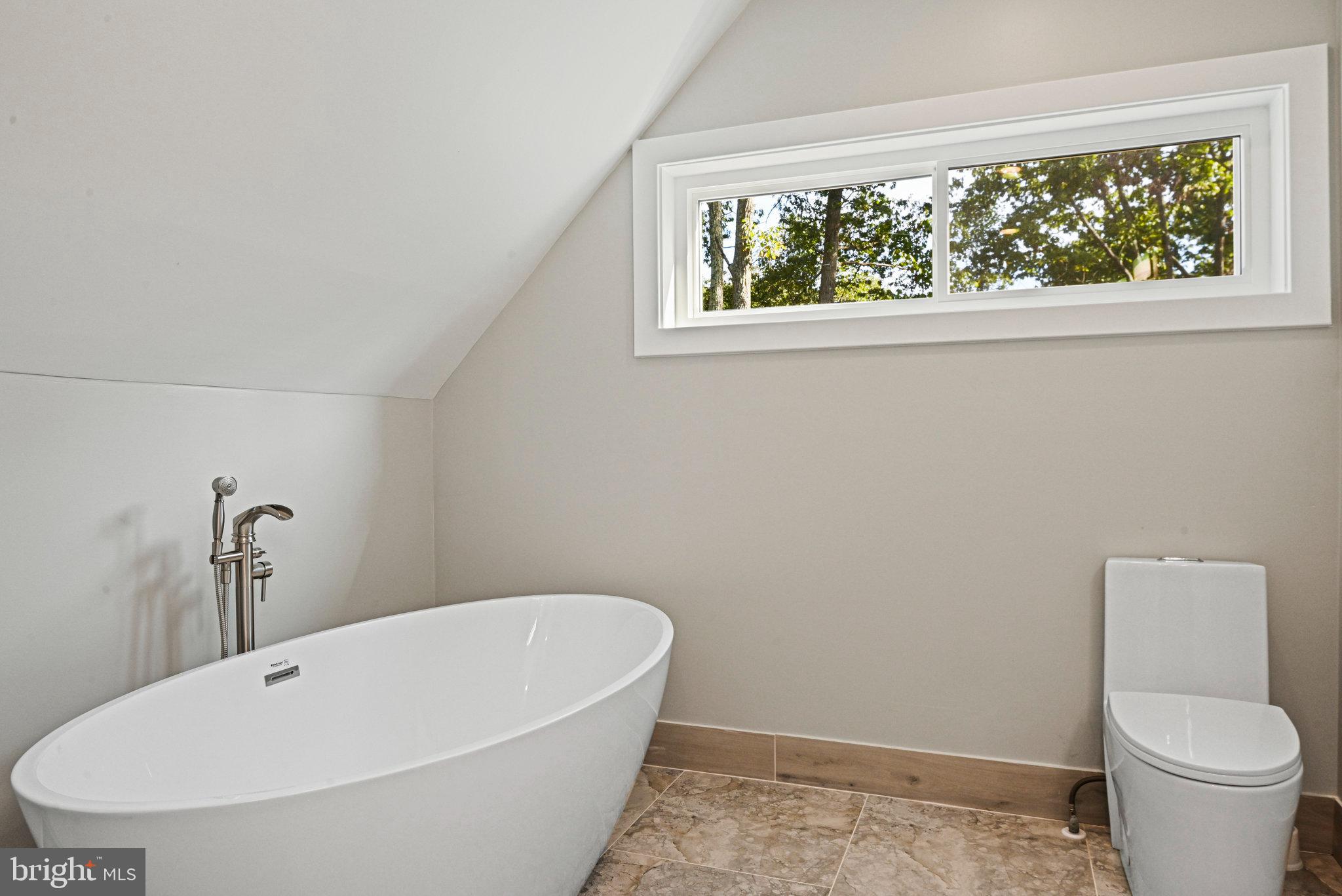 HOLLY GLEN - Residential