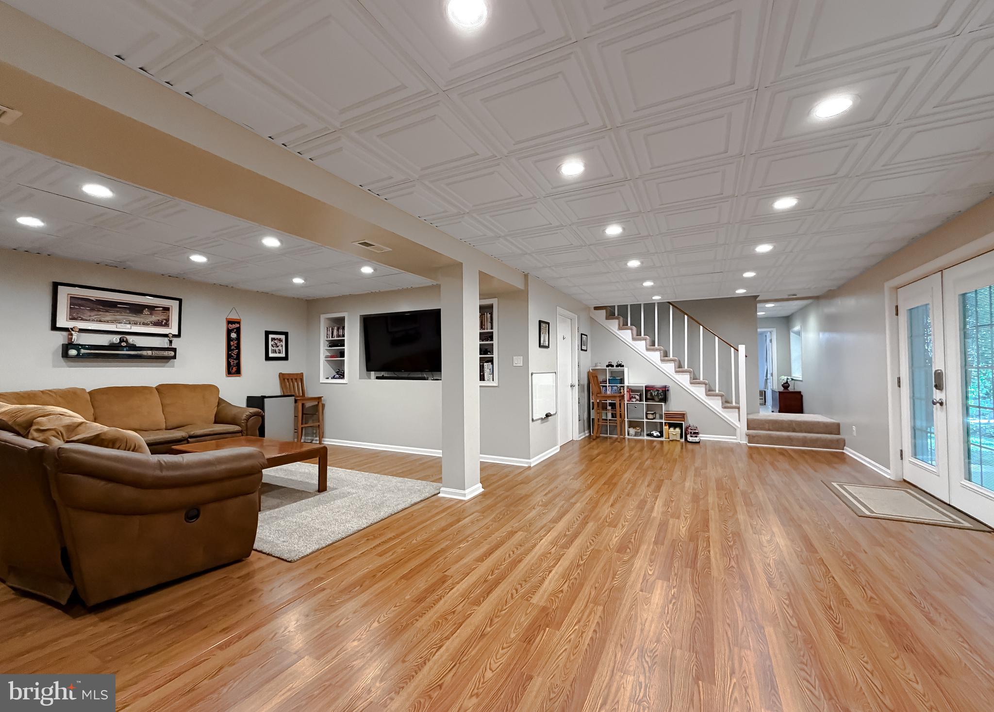 ESPERANZA FARMS - Residential