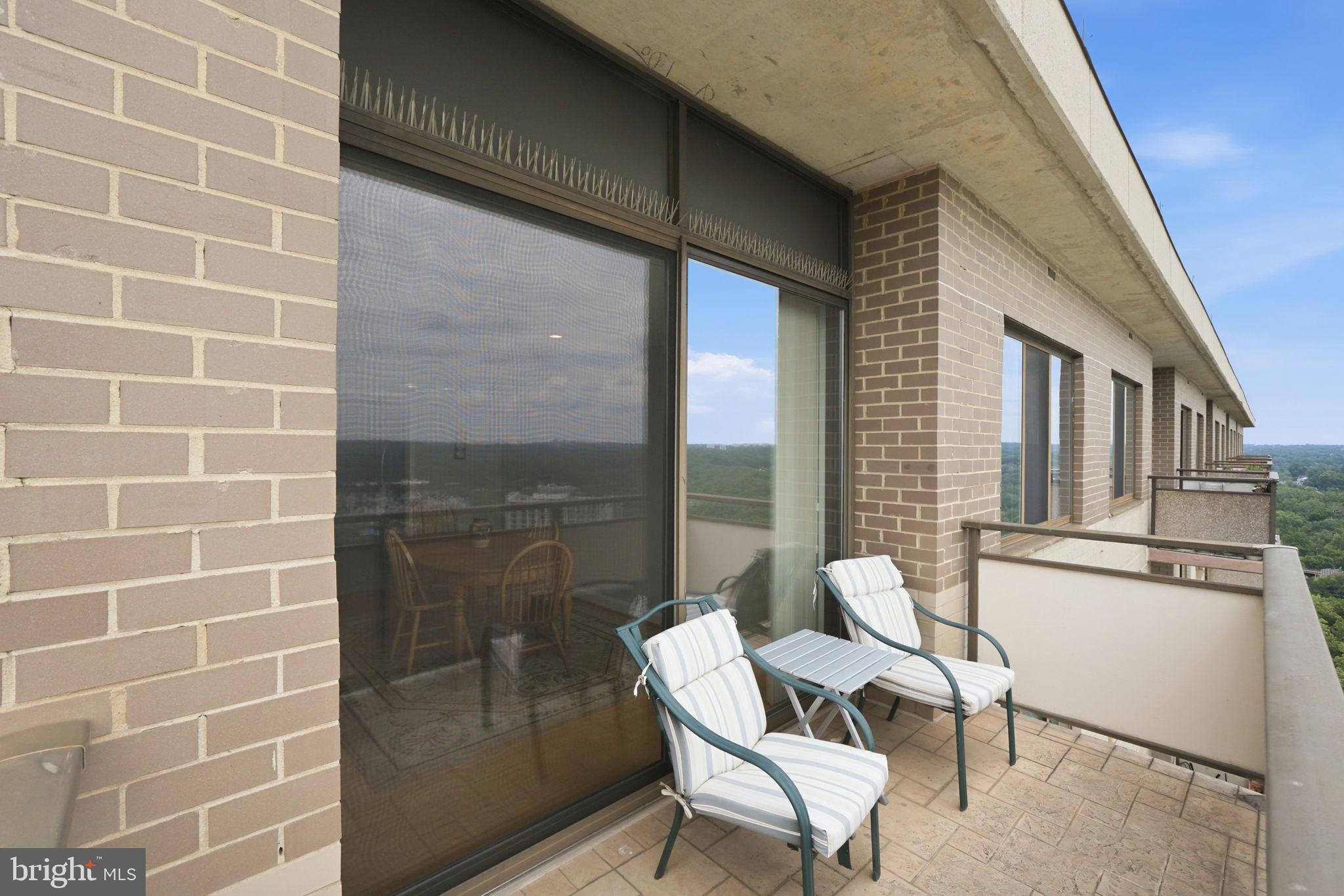 PROMENADE TOWERS - Residential