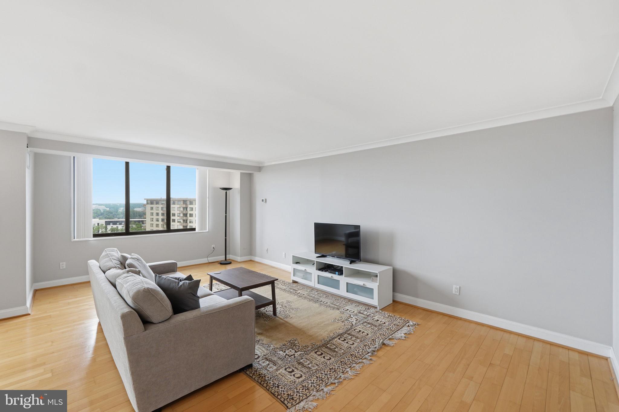 PROMENADE TOWERS - Residential