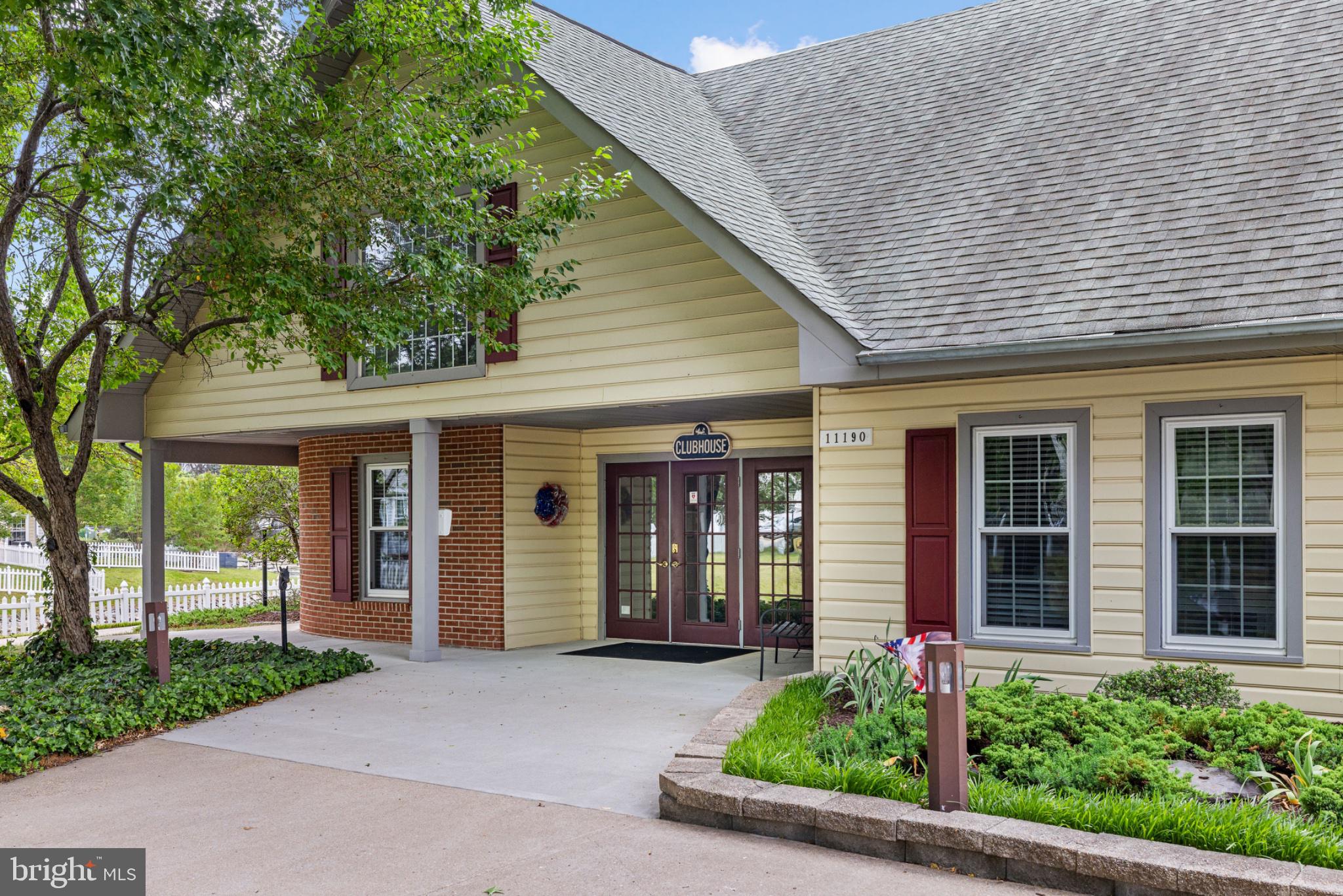 SUMMERLAKE - Residential
