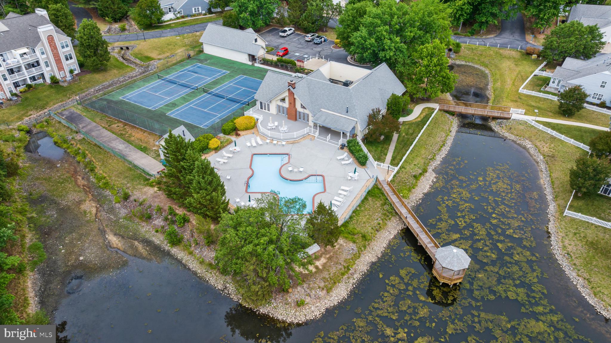 SUMMERLAKE - Residential