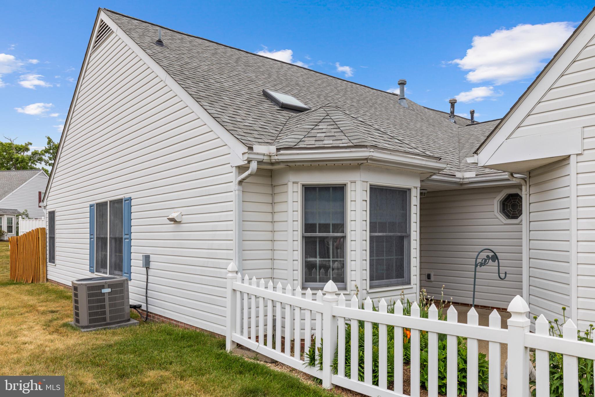 SUMMERLAKE - Residential