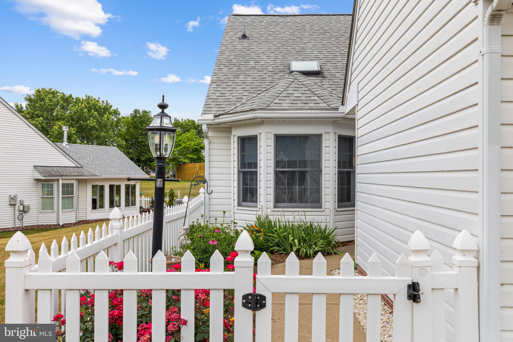 SUMMERLAKE - Residential