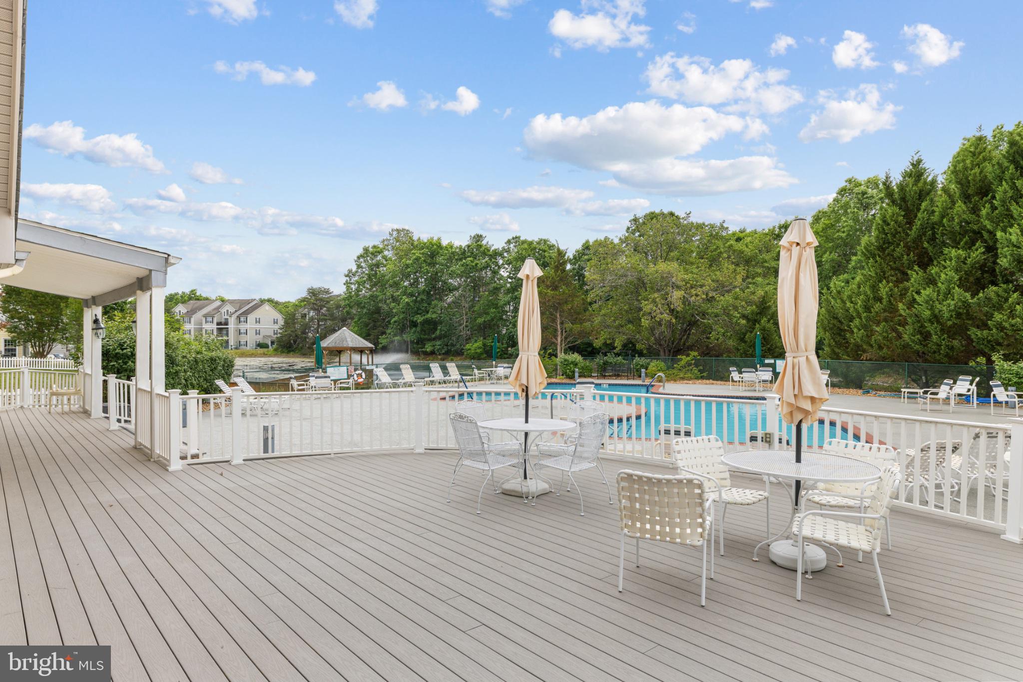 SUMMERLAKE - Residential