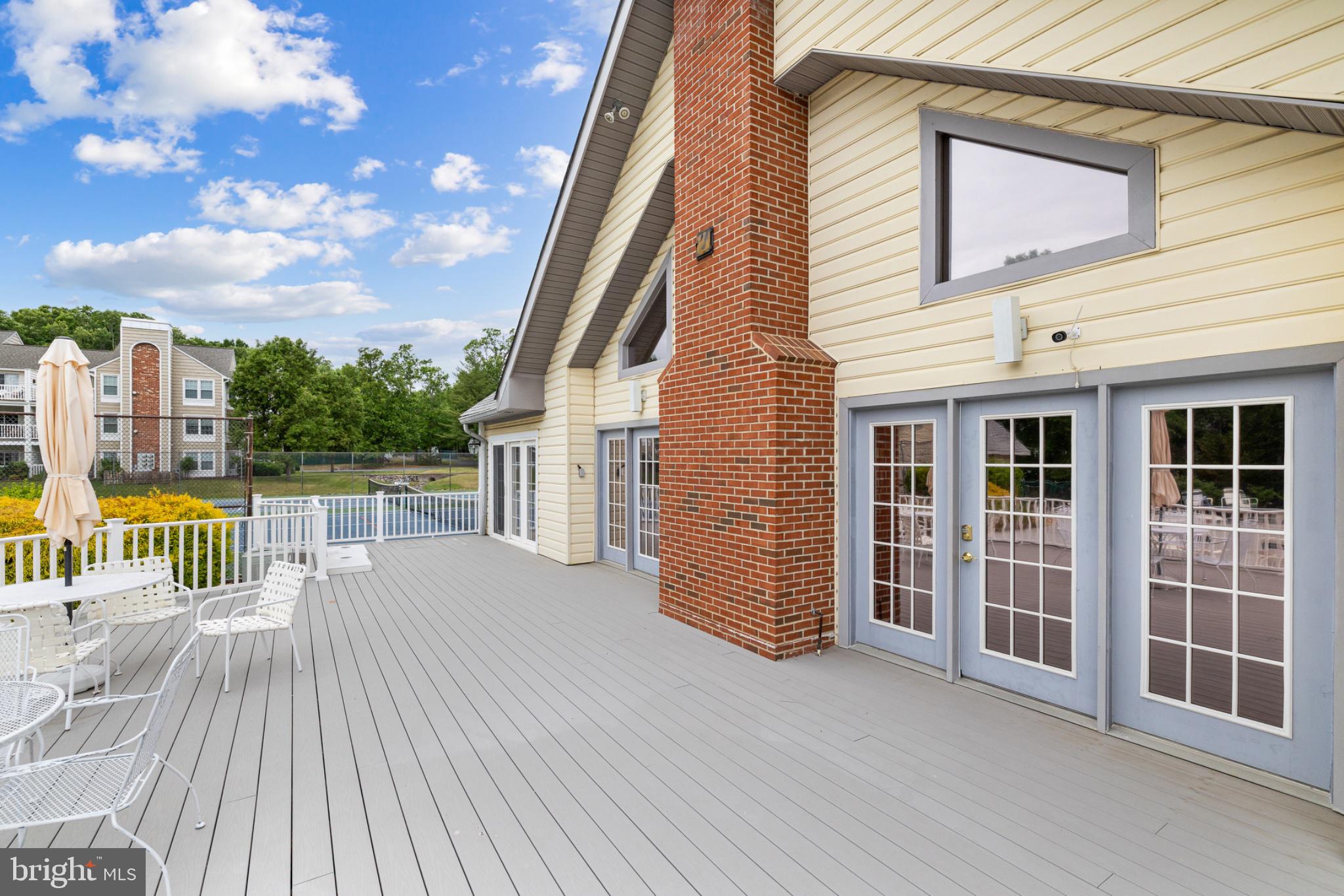 SUMMERLAKE - Residential